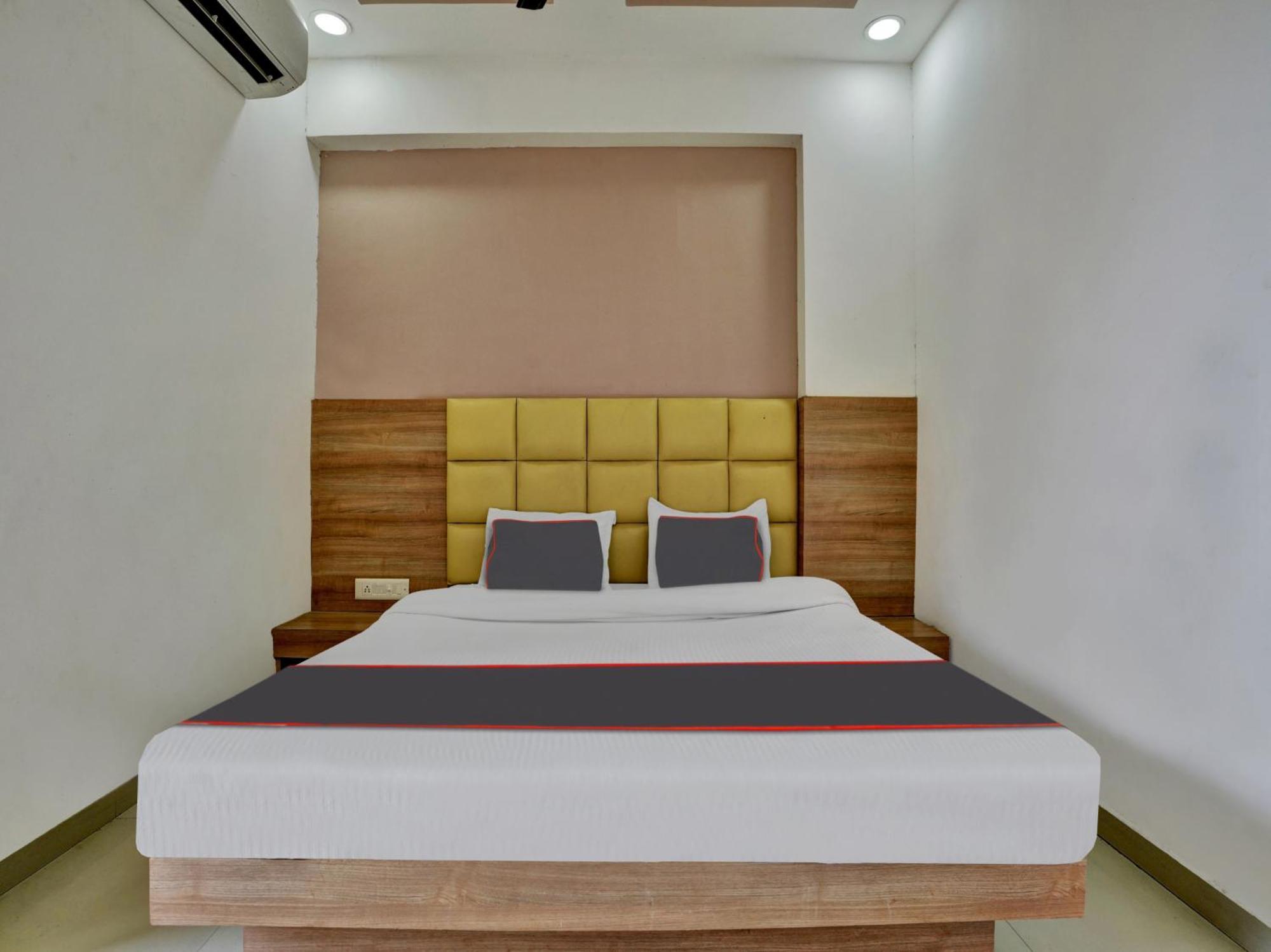 Hotel O Nik Palace Naroda