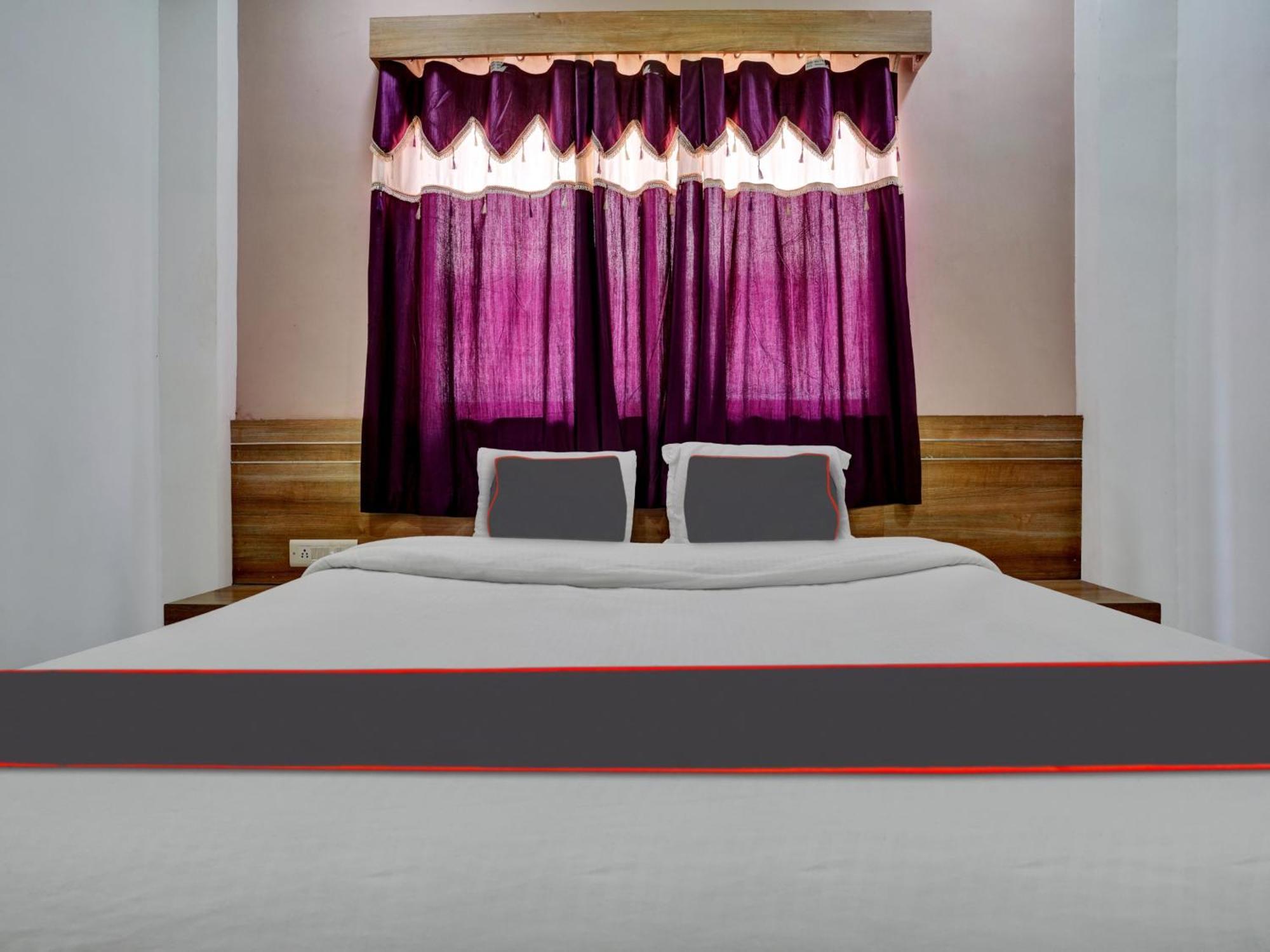 Hotel O Nik Palace 3*