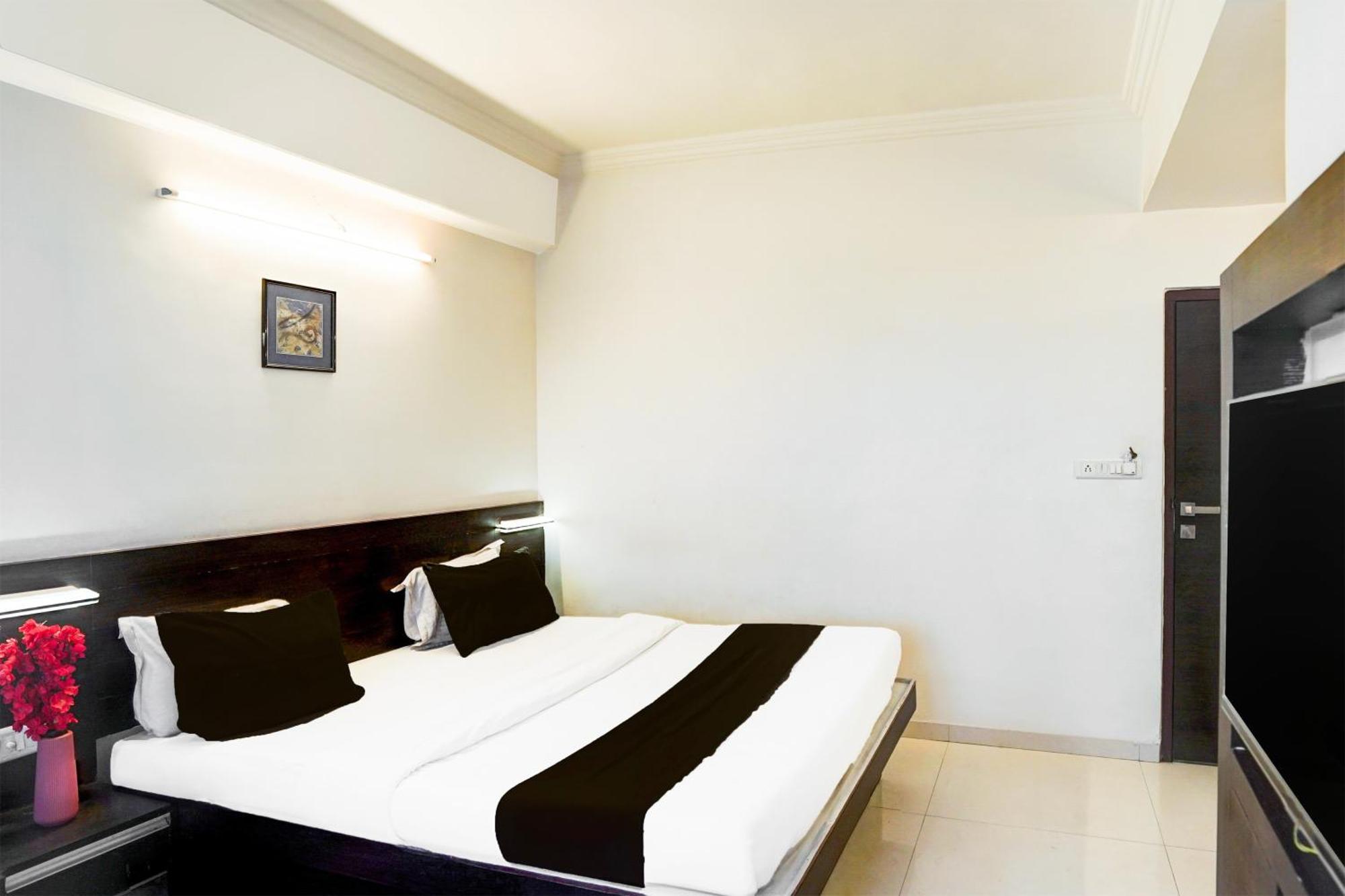 Super Collection O Maninagar Formerly Park Land Hotel 3*