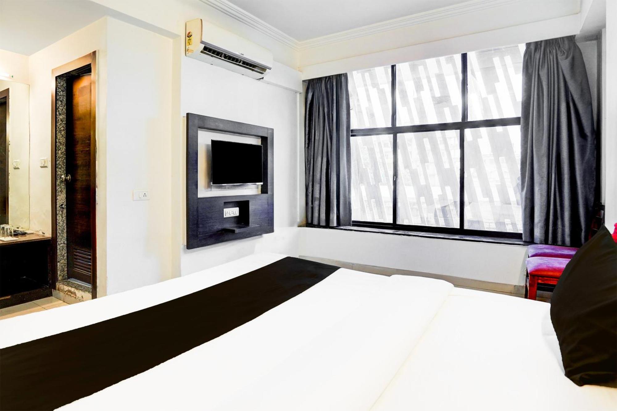 Super Collection O Maninagar Formerly Park Land Hotel 3*