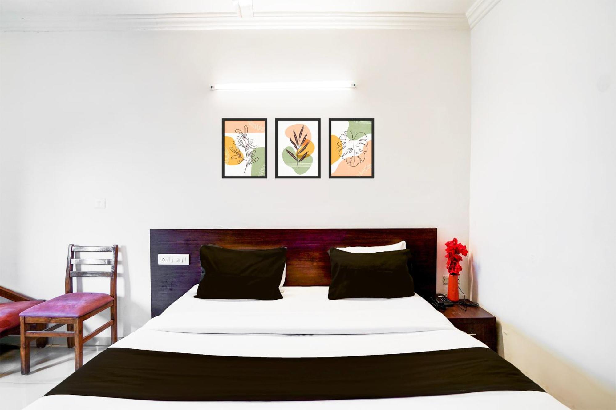 Hotel Super Collection O Maninagar Formerly Park Land Ahmedabad