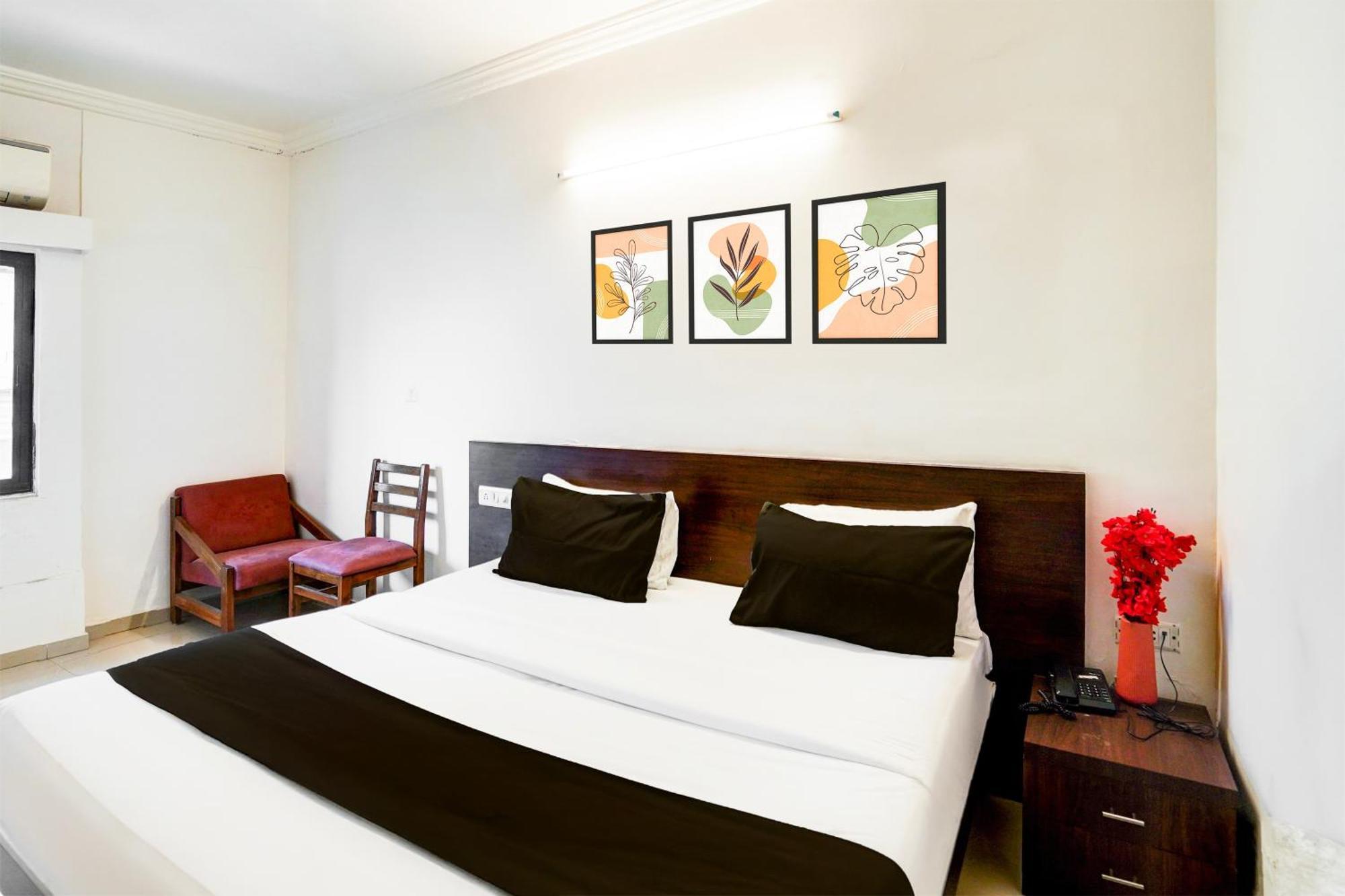Hotel Super Collection O Maninagar Formerly Park Land