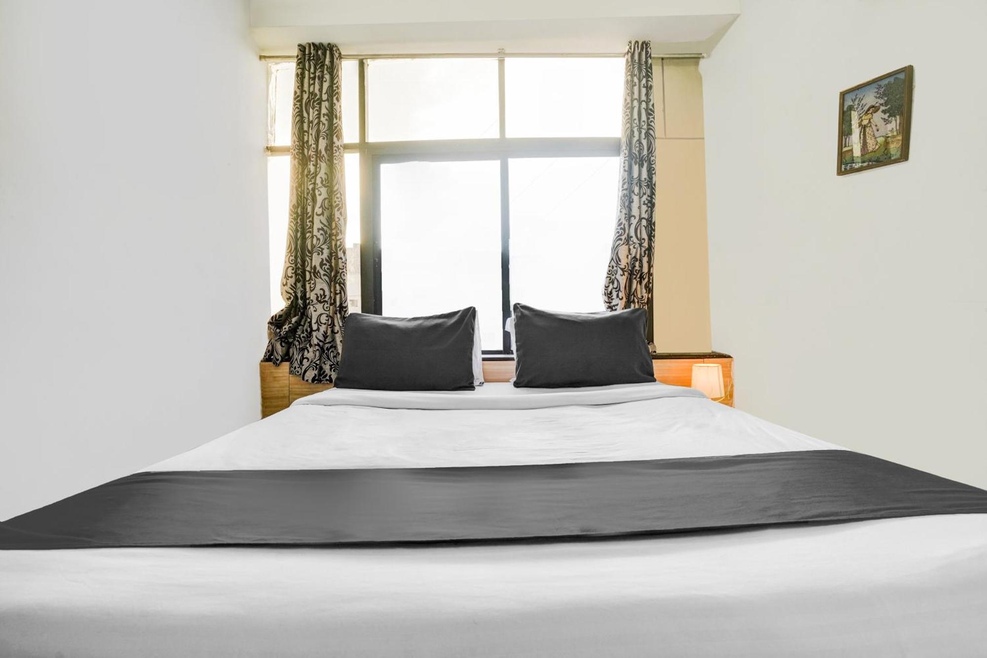 Hotel O Veejay