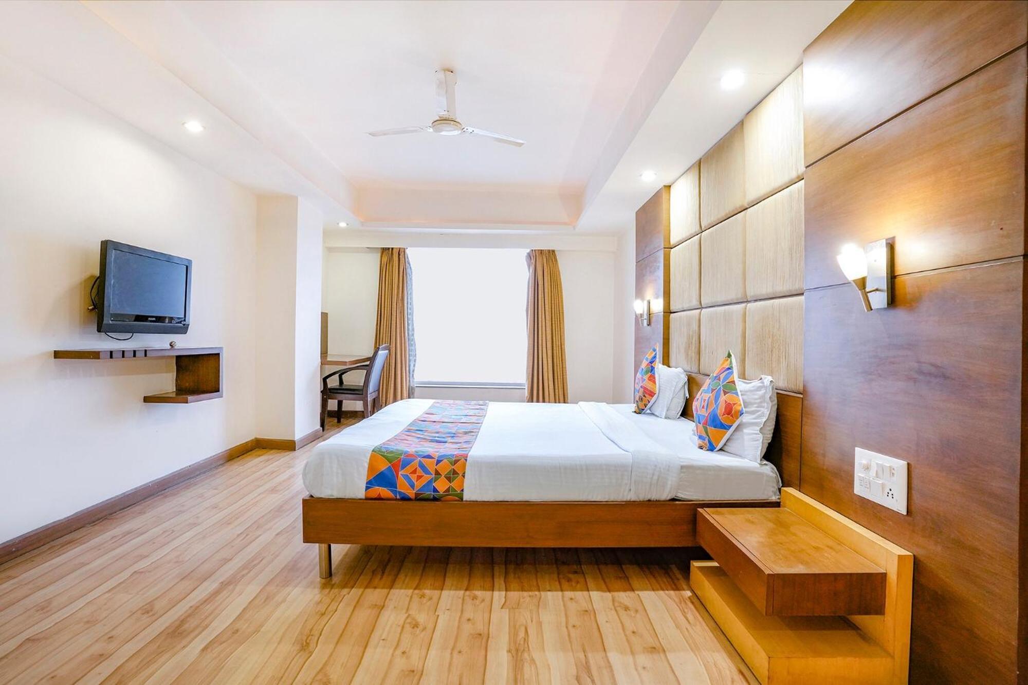 The Sky Comfort, Vejalpur Hotel