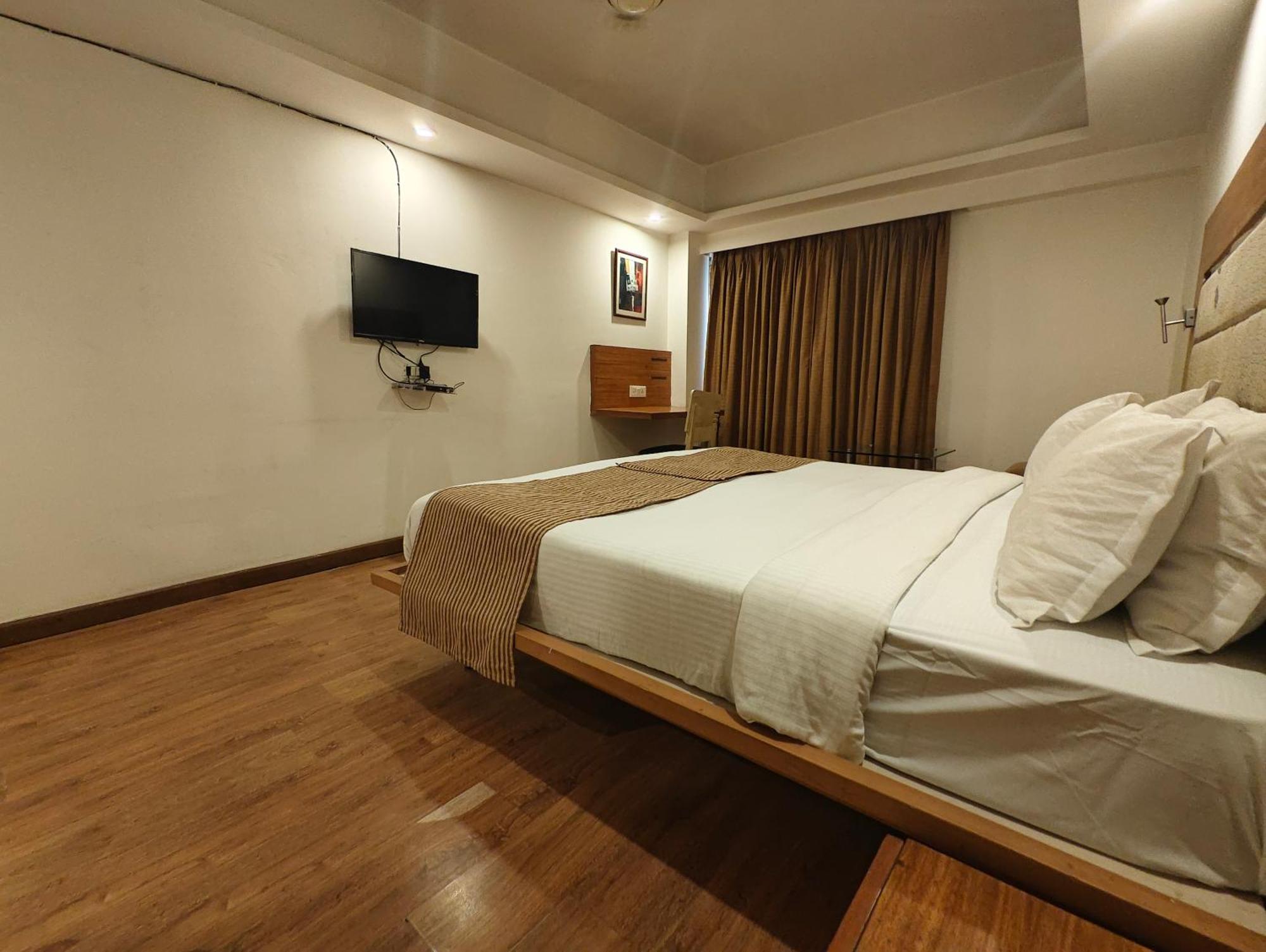 The Sky Comfort, Vejalpur