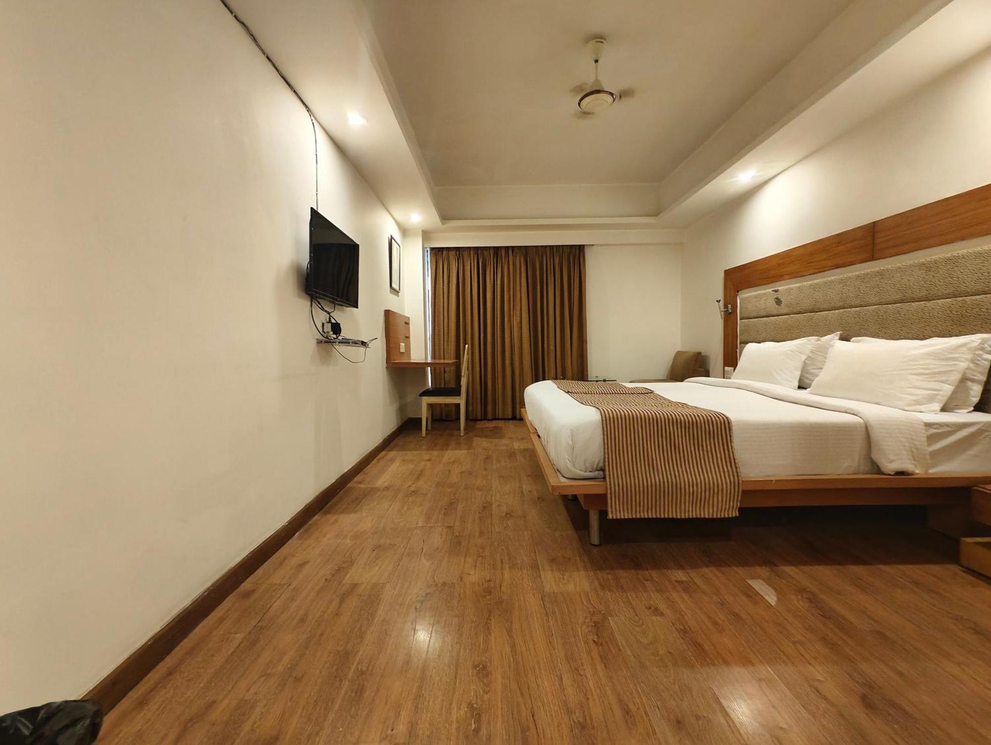The Sky Comfort, Vejalpur Hotel 3*