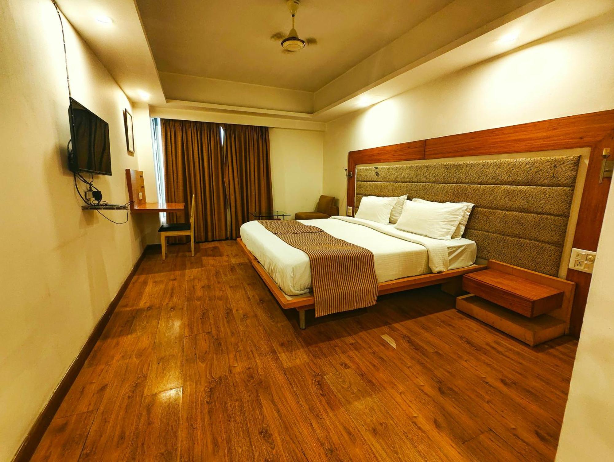 The Sky Comfort, Vejalpur Hotel 3*