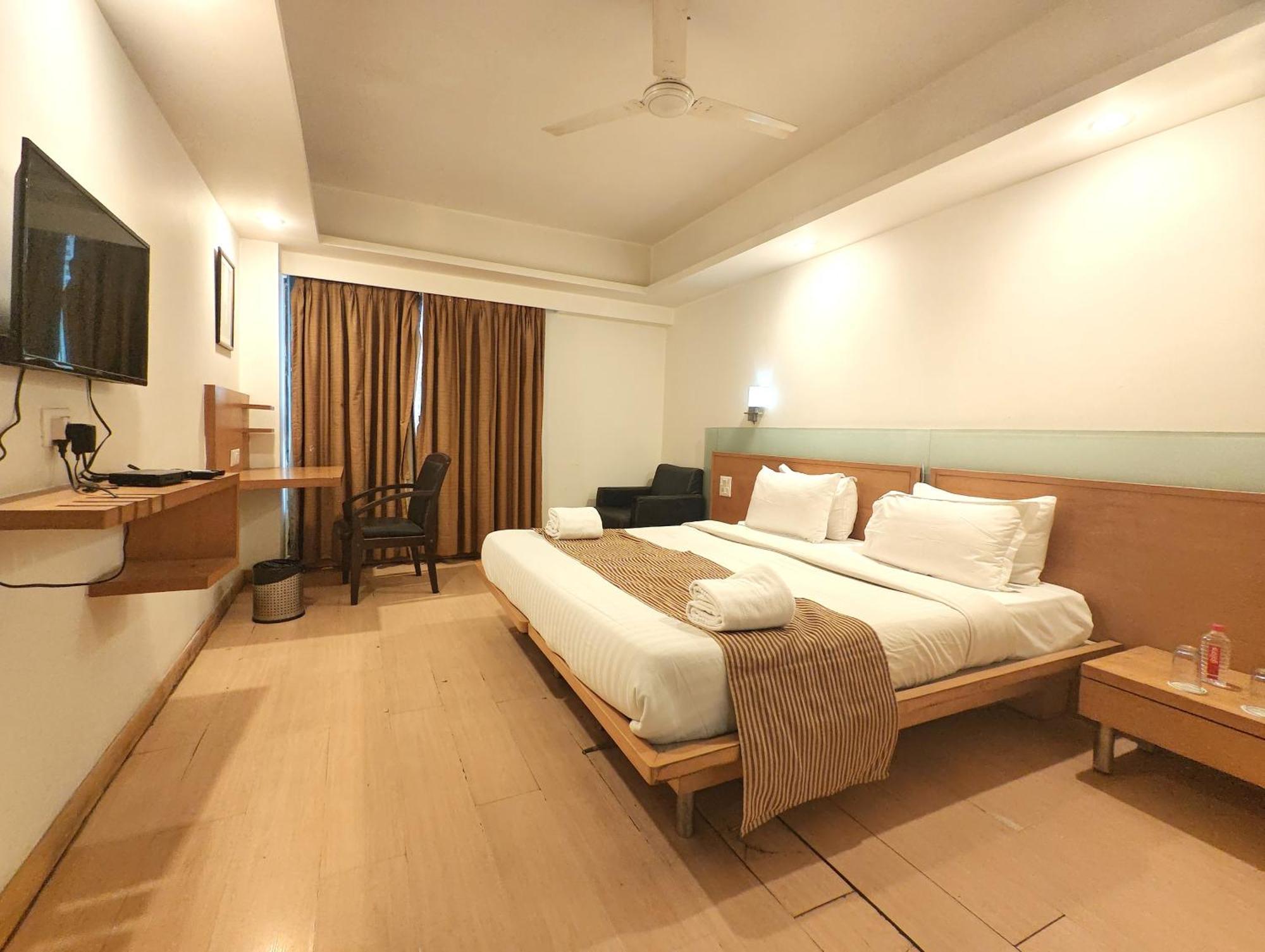 Hotel The Sky Comfort, Vejalpur