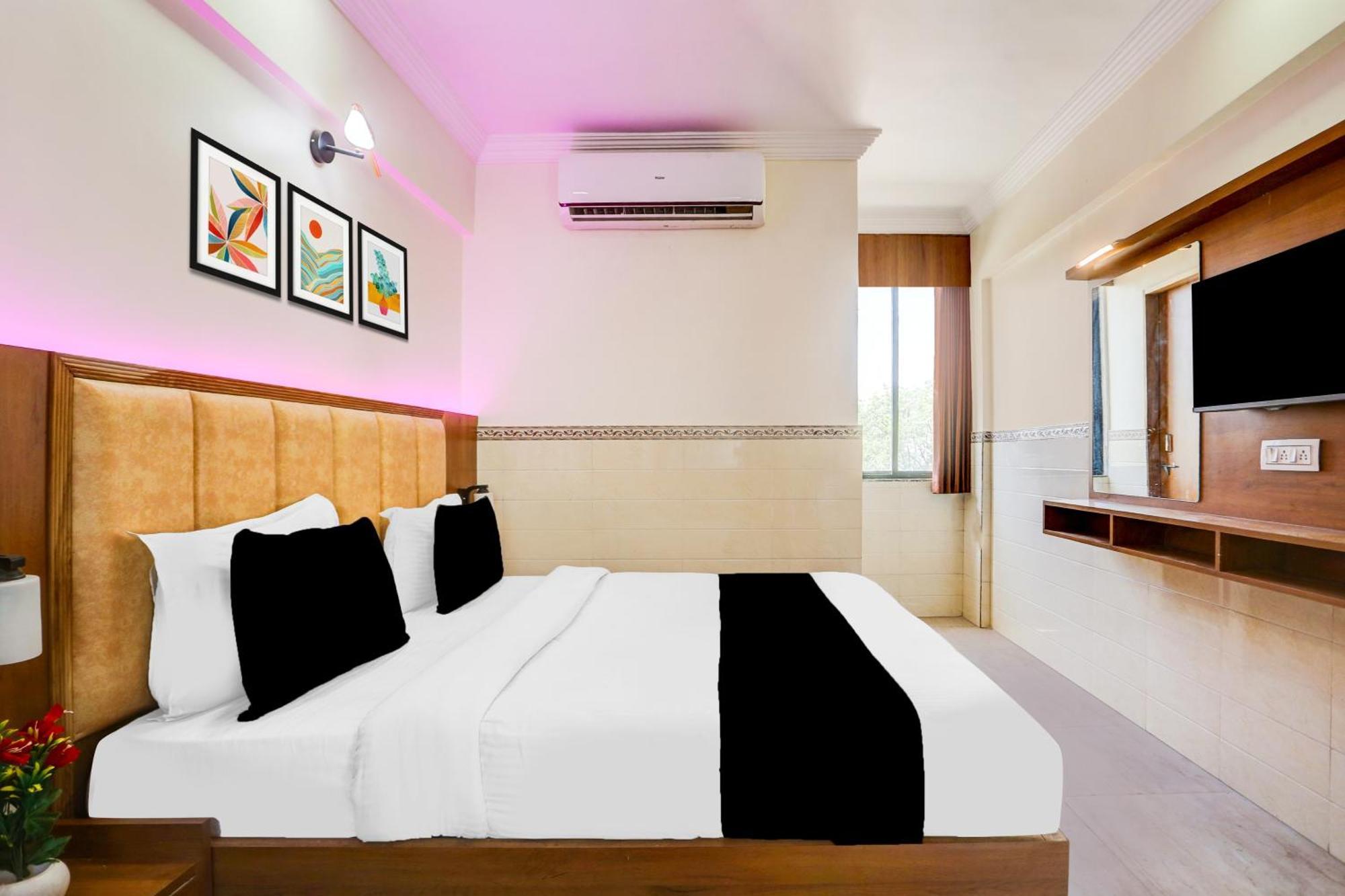 Hotel Collection O Ahmedabad Airport Formerly Hotel Runway Inn 2*