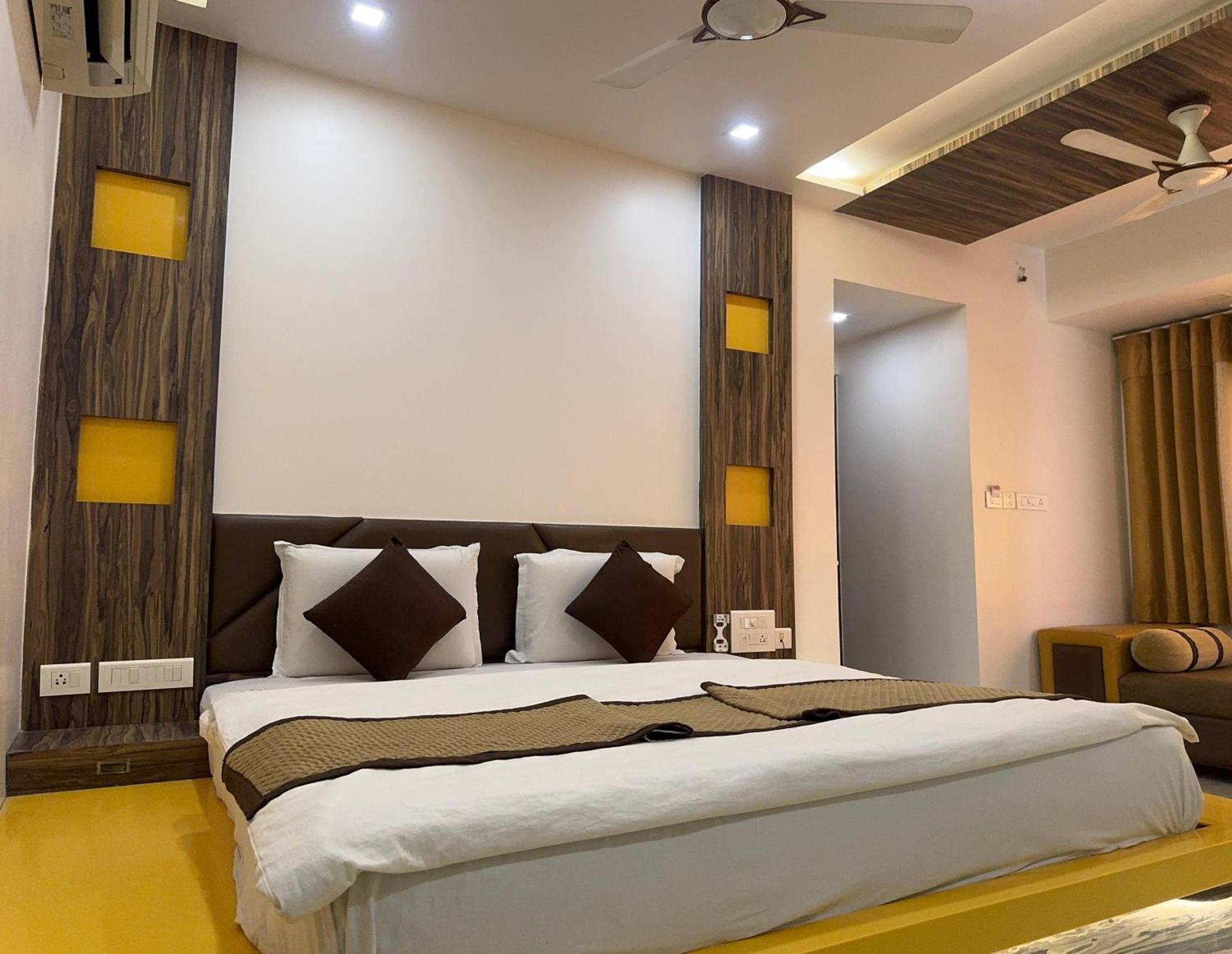 Kabir Hotel 3*