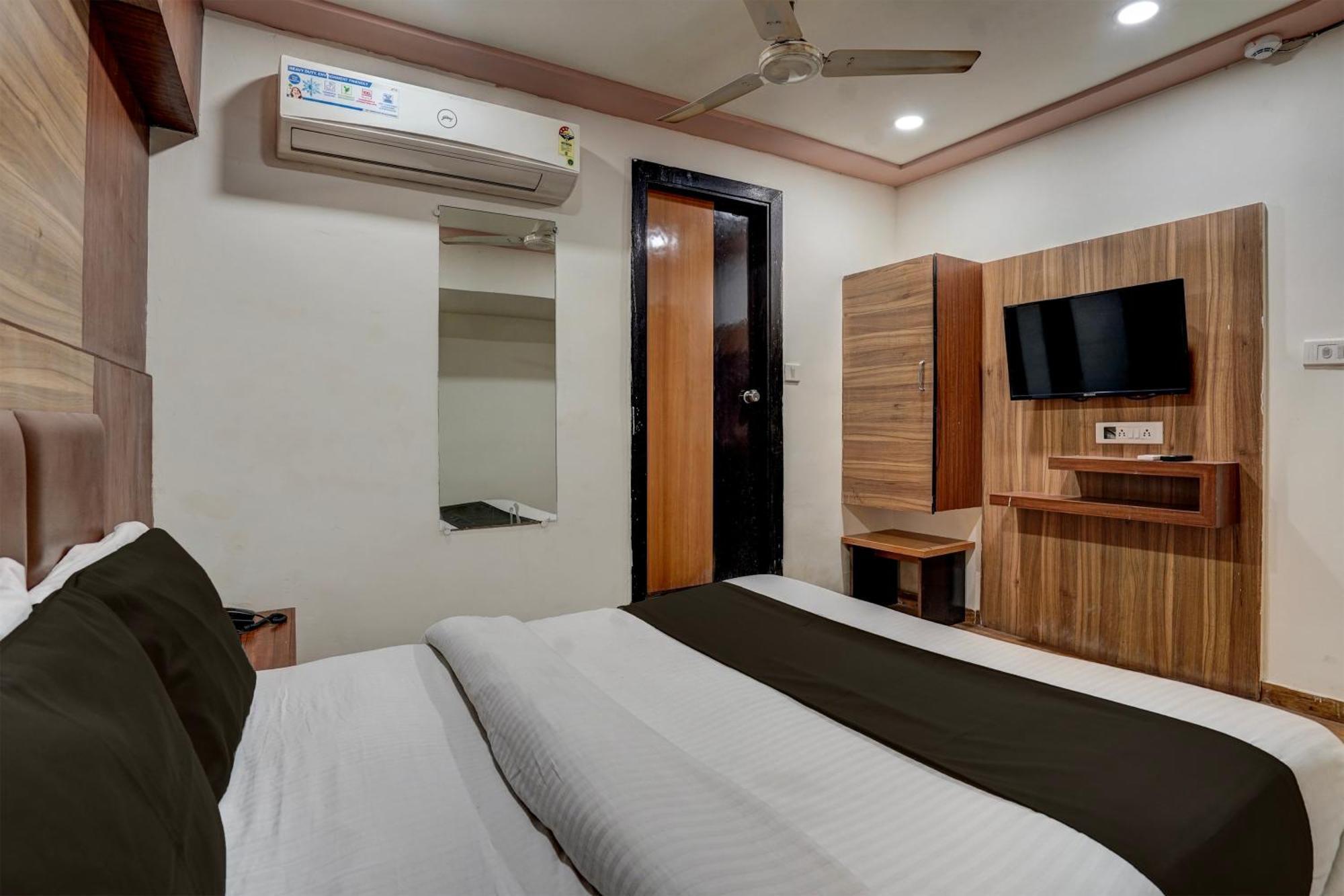 Hotel Hotel O Palak Palace