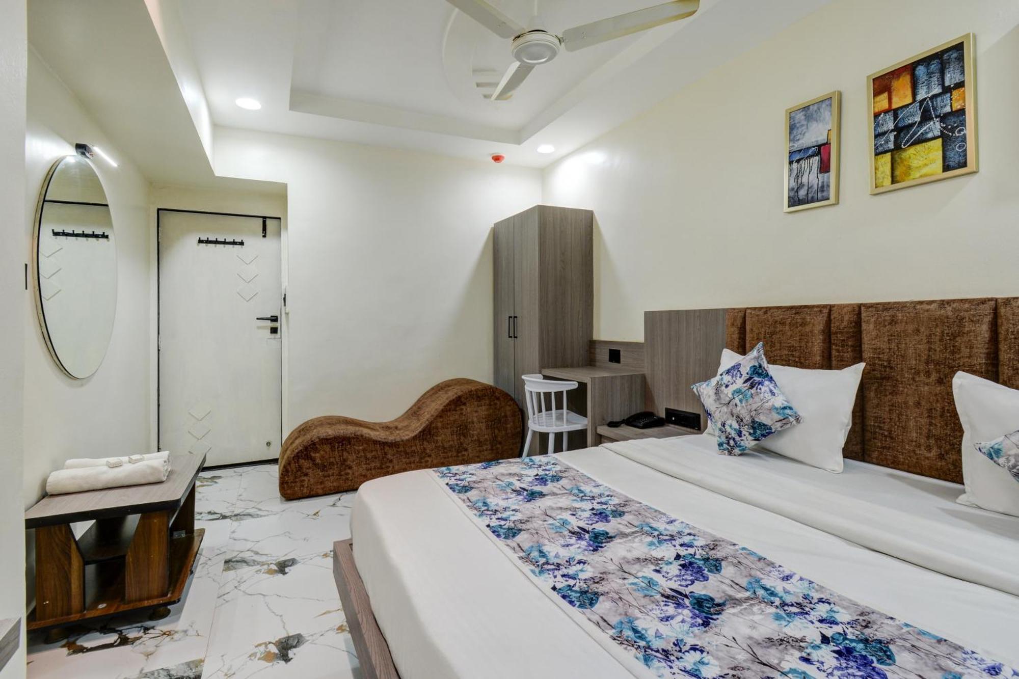 Royal Stay, Pakwan Sg Highway