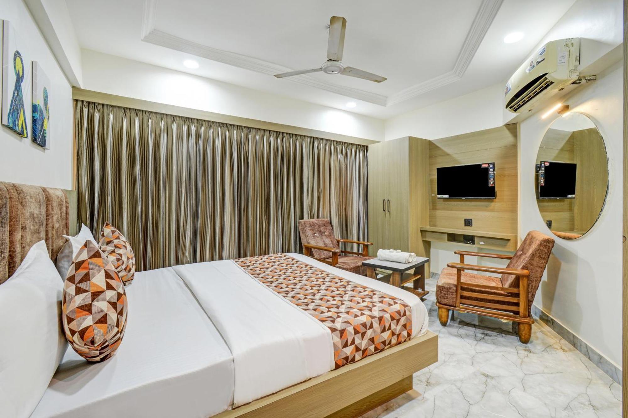 Hotel Royal Stay, Pakwan Sg Highway Ahmedabad