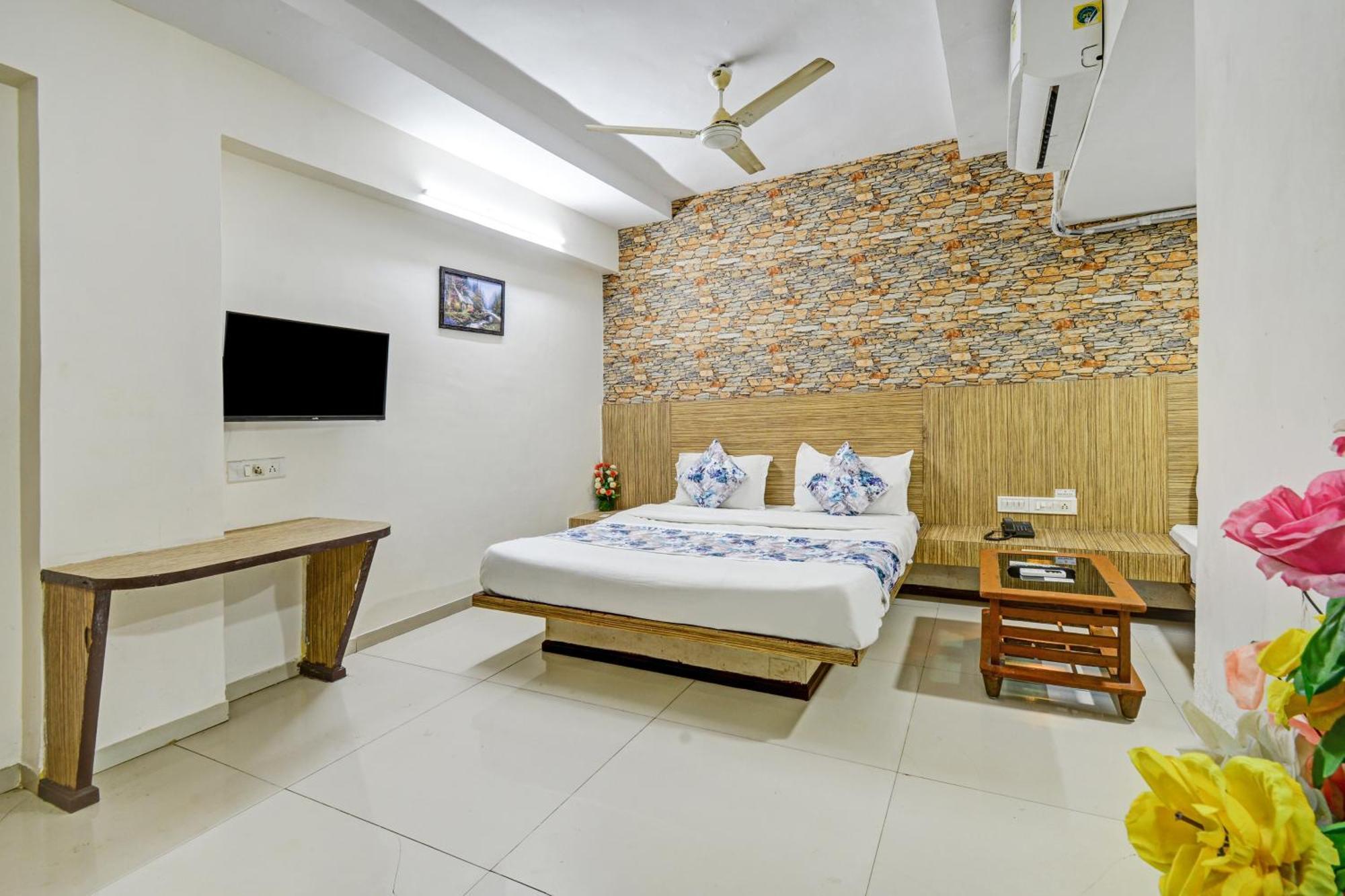 Royal Stay, Pakwan Sg Highway