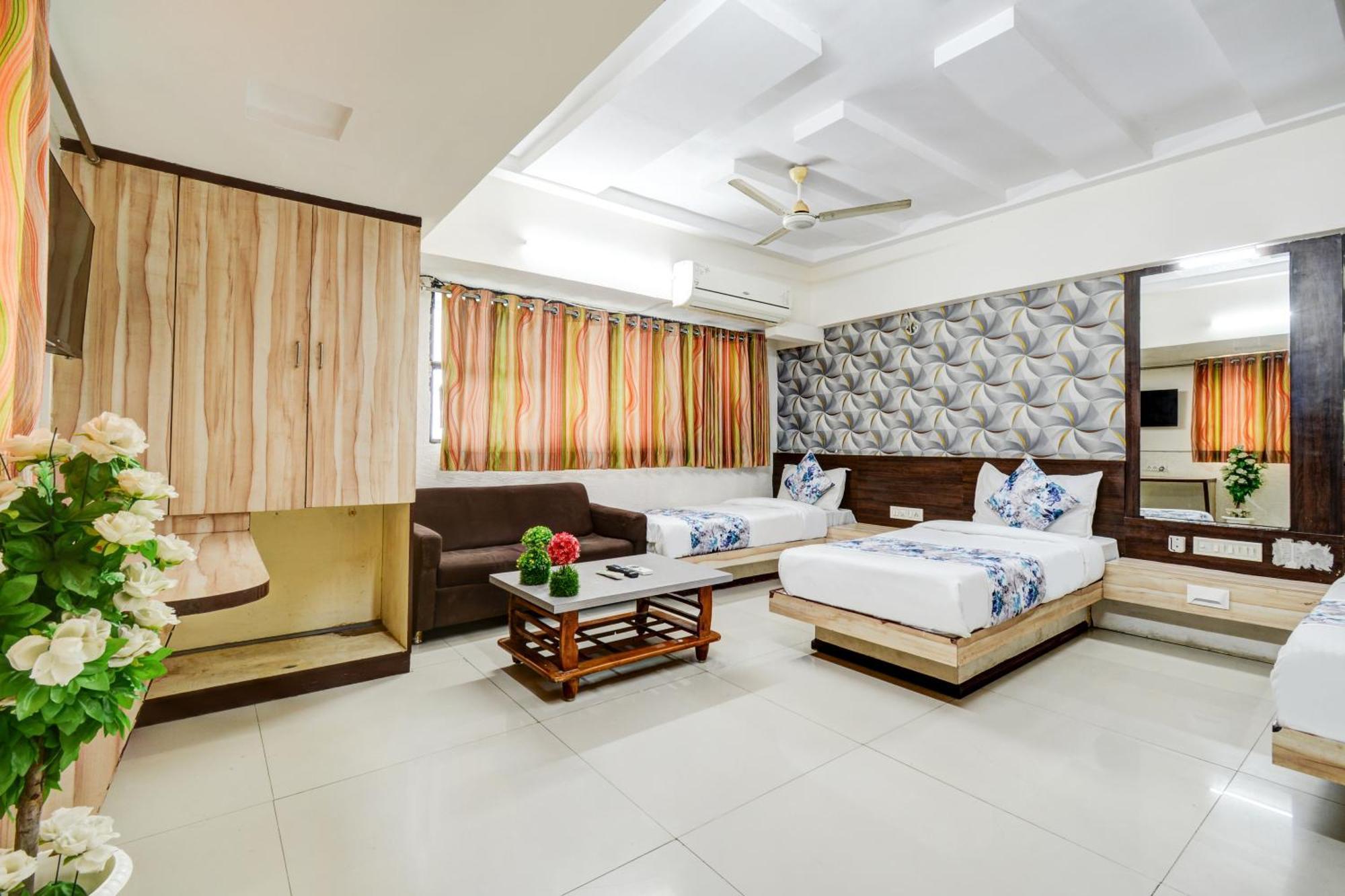 Royal Stay, Pakwan Sg Highway Hotel 3*