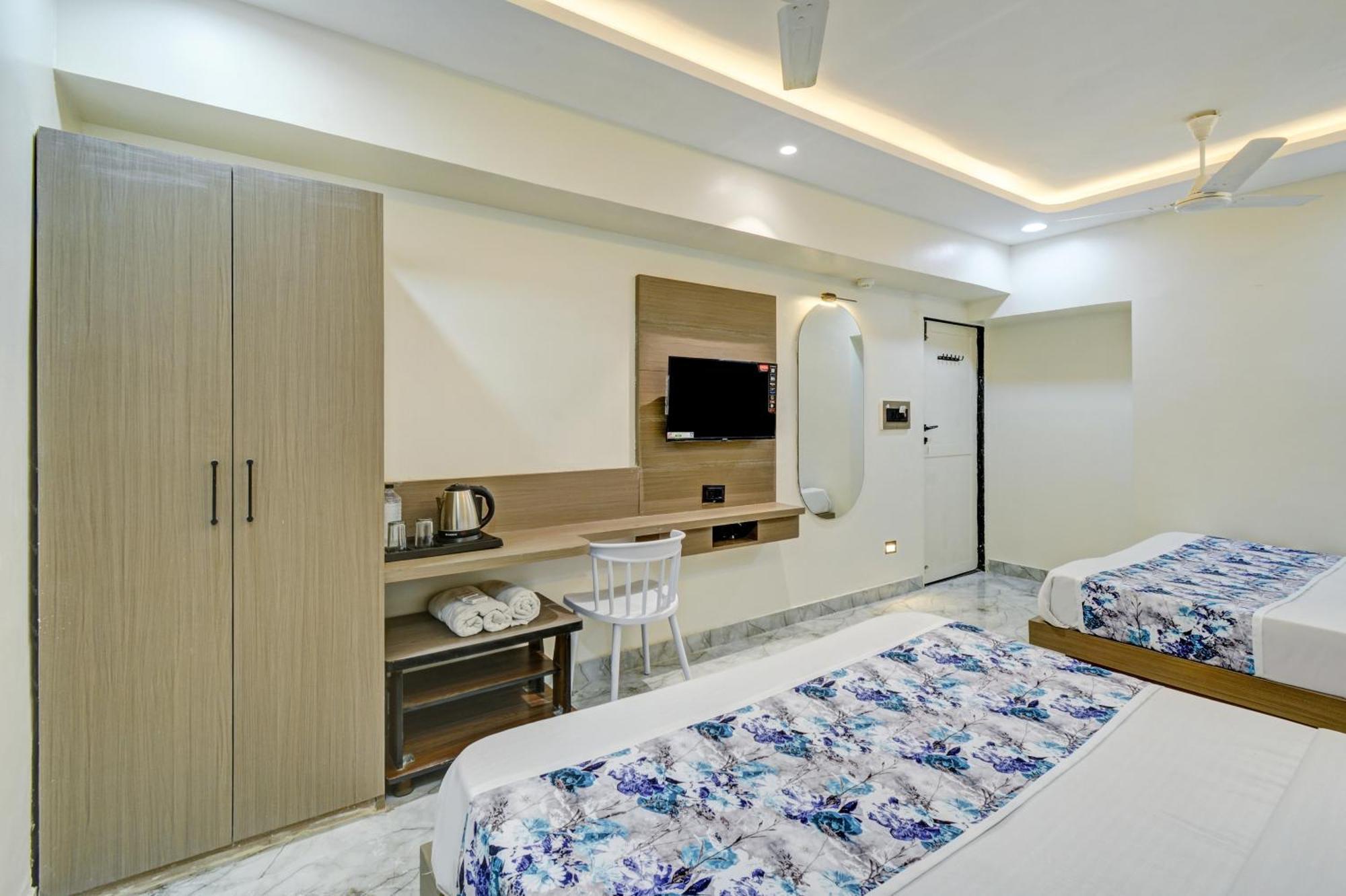 Royal Stay, Pakwan Sg Highway Ahmedabad