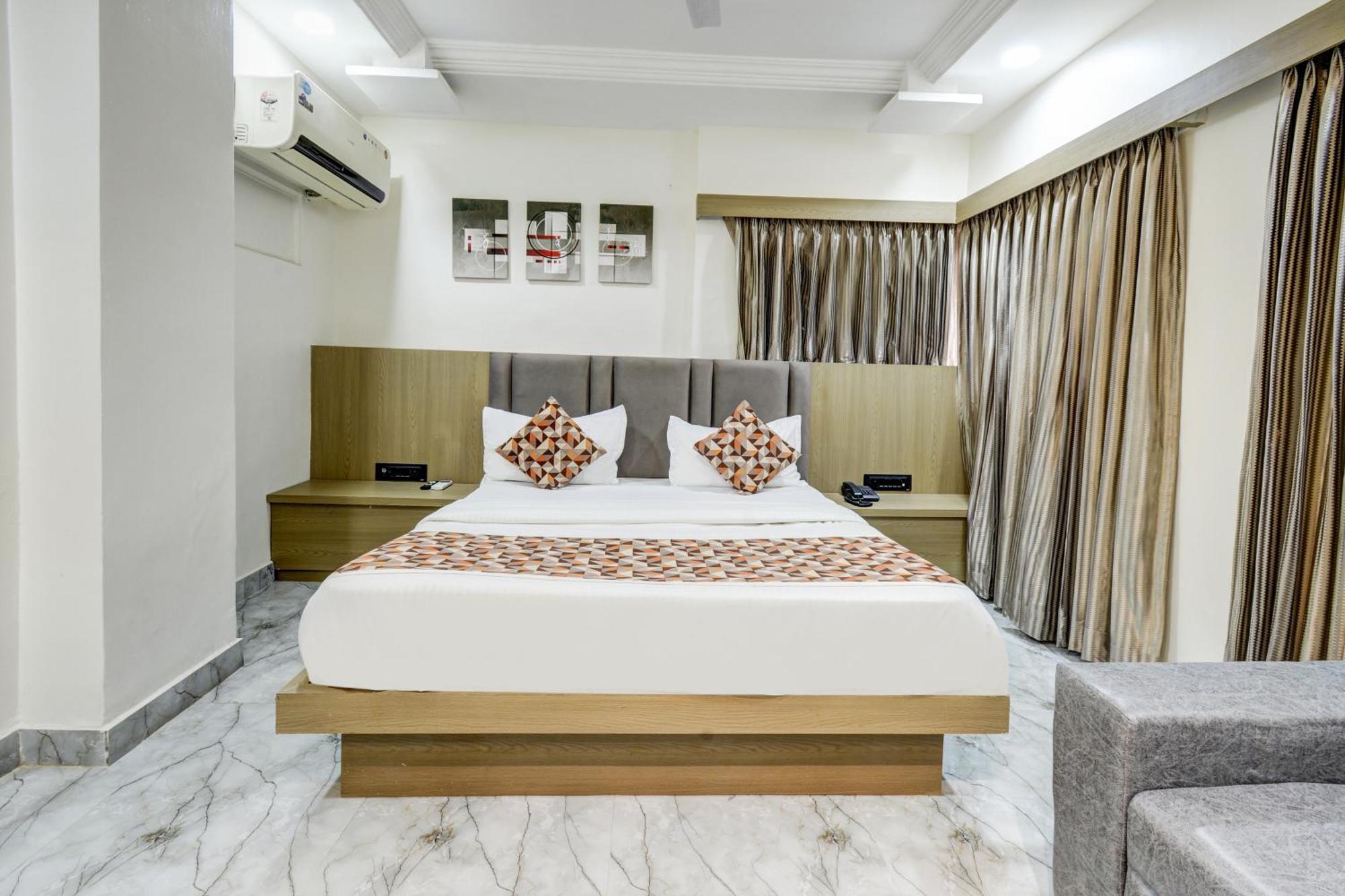 Royal Stay, Pakwan Sg Highway Ahmedabad