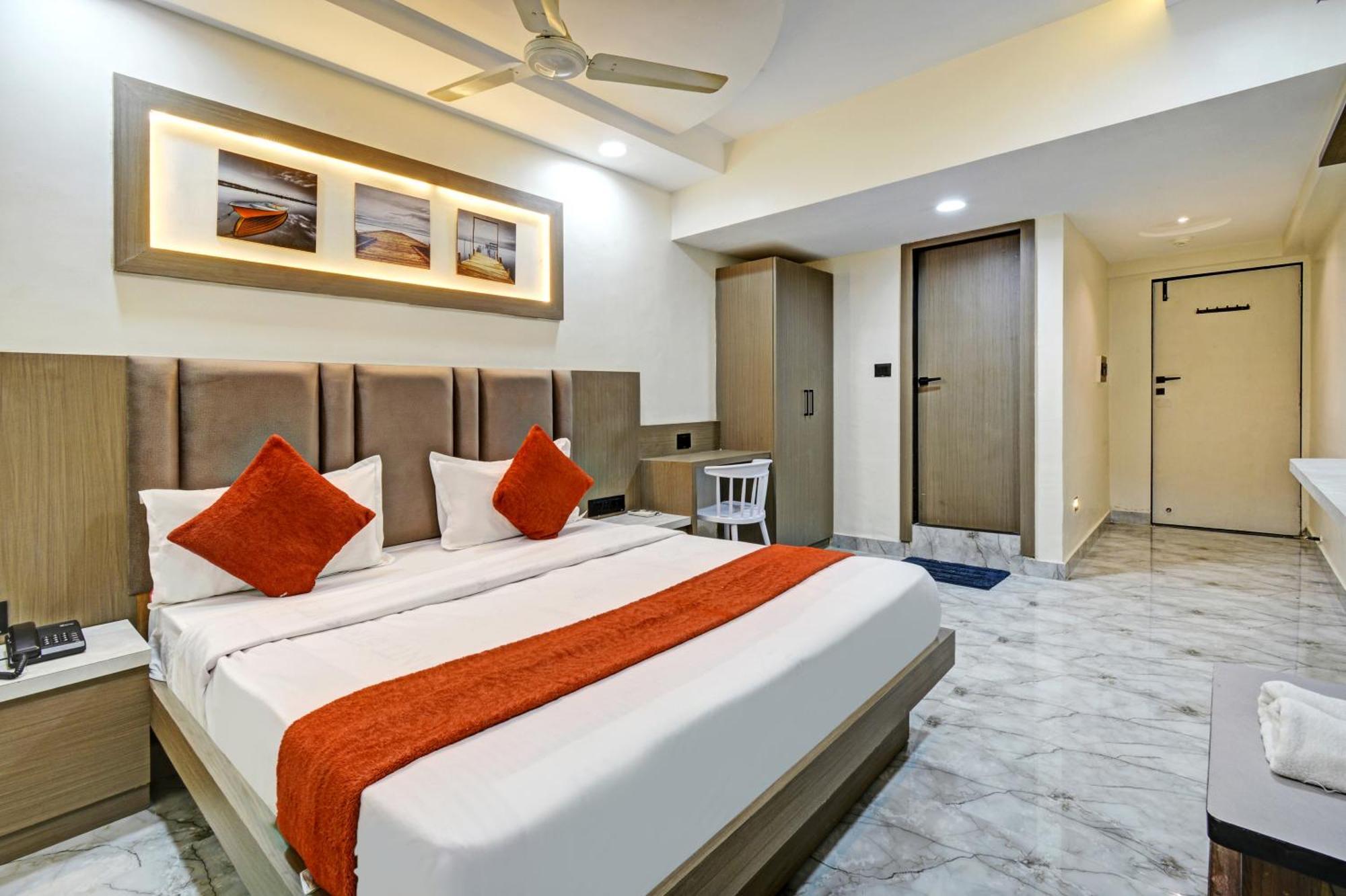 Royal Stay, Pakwan Sg Highway