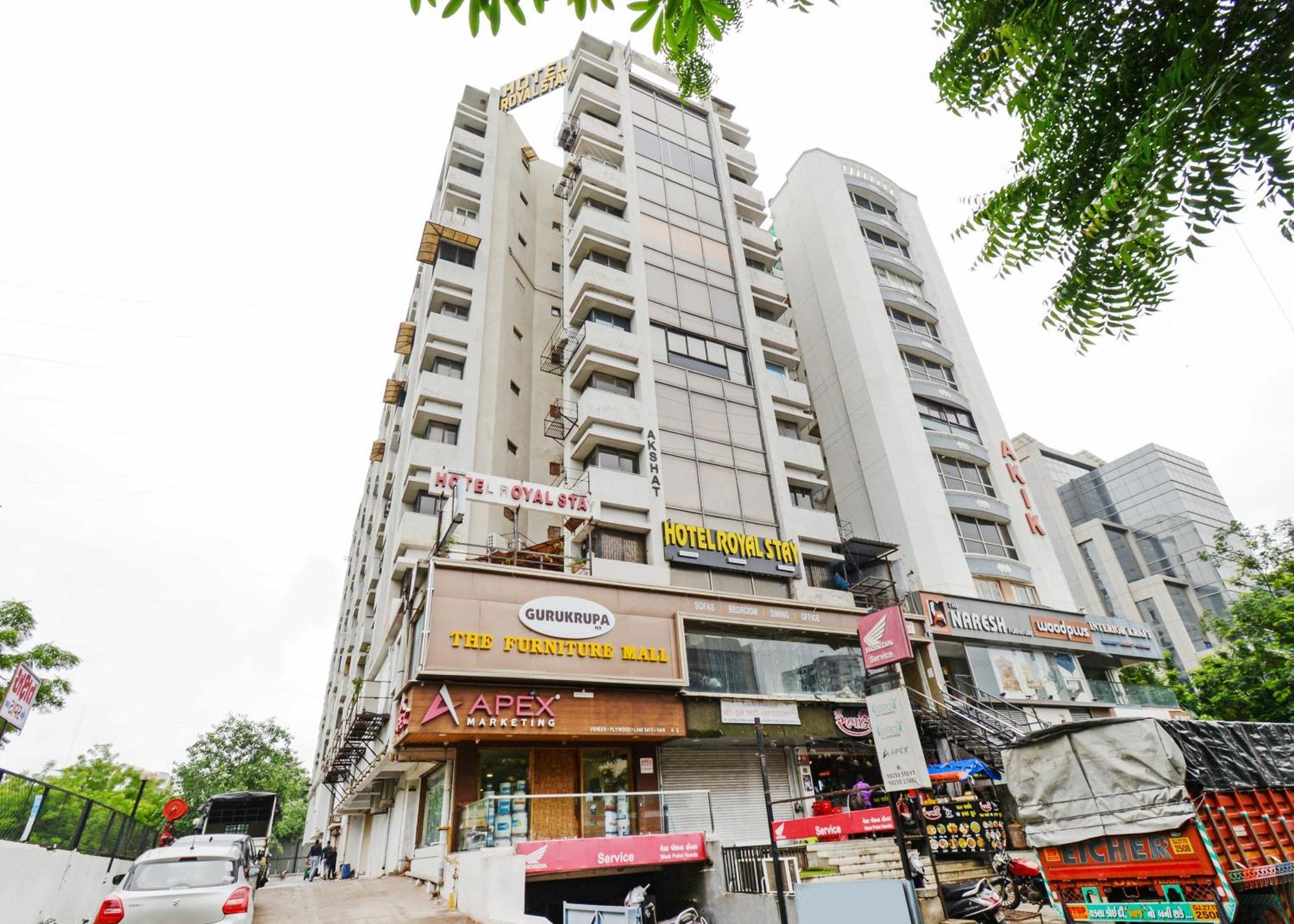 Hotel Royal Stay, Pakwan Sg Highway 3*