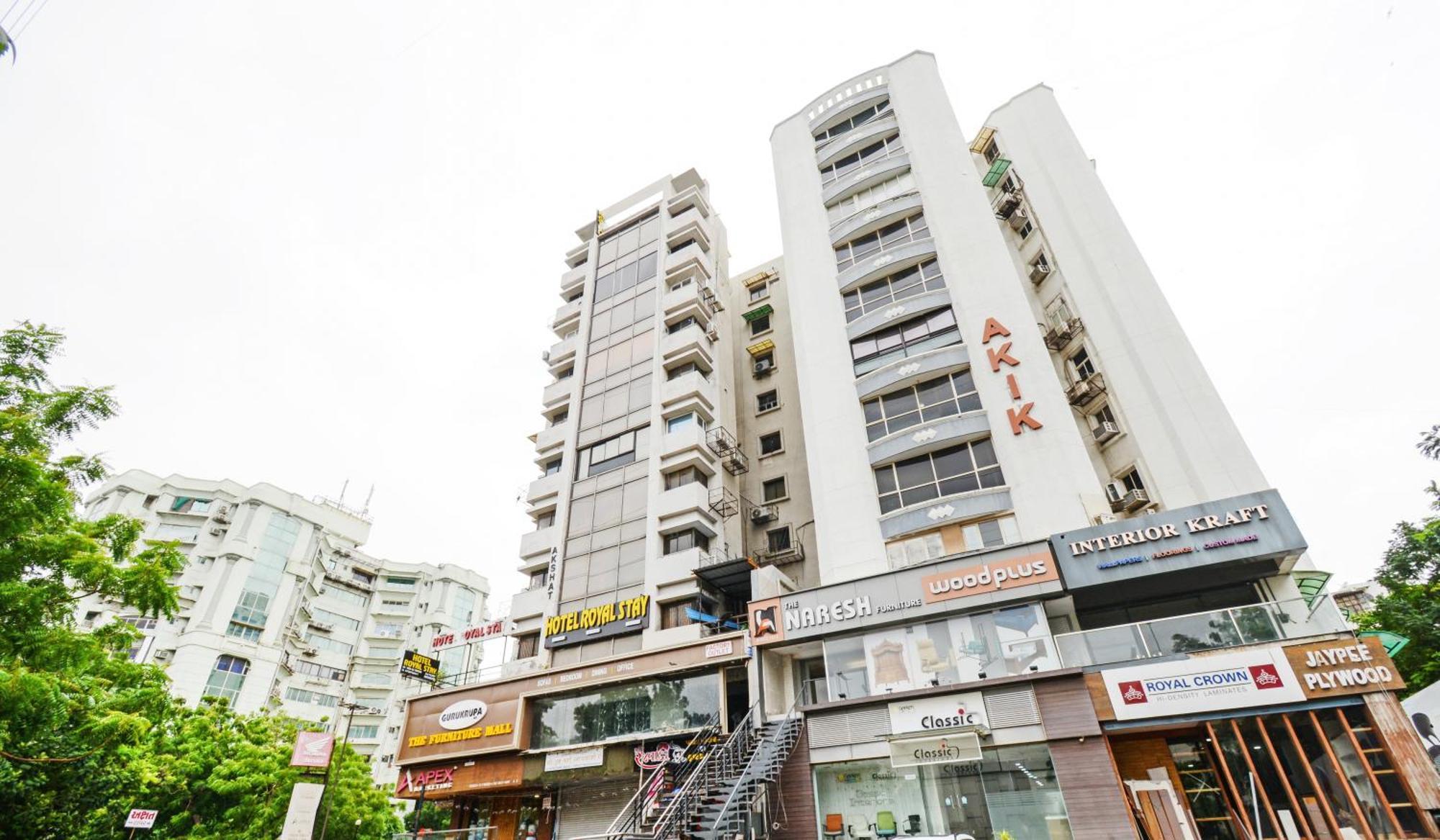 Hotel Royal Stay, Pakwan Sg Highway Ahmedabad