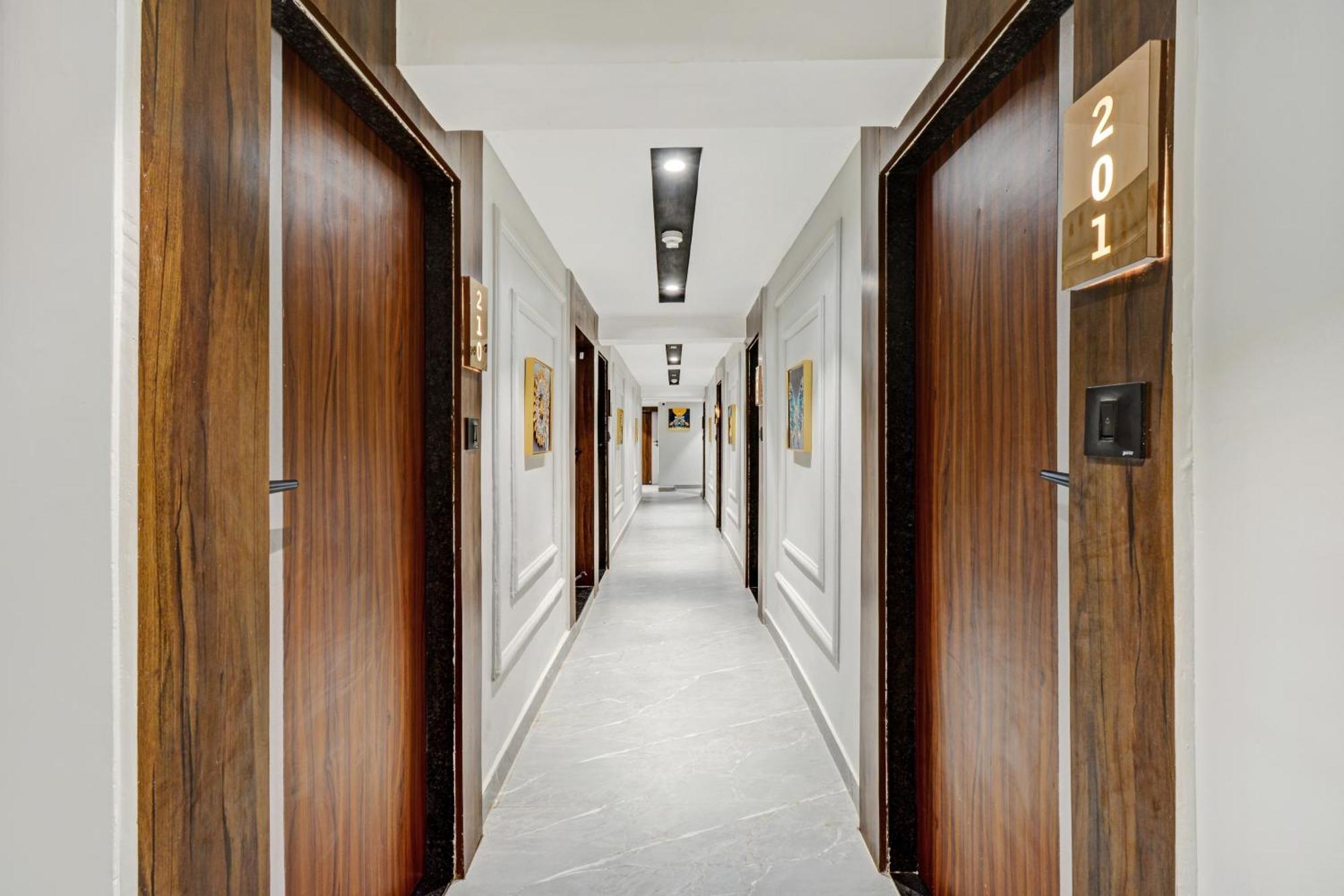 Royal Stay, Pakwan Sg Highway Hotel 3*