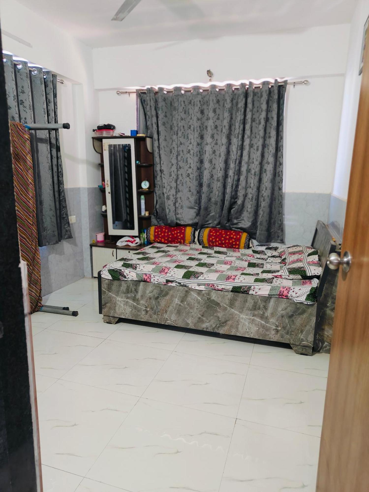 Alaknanda Residency Apartment *