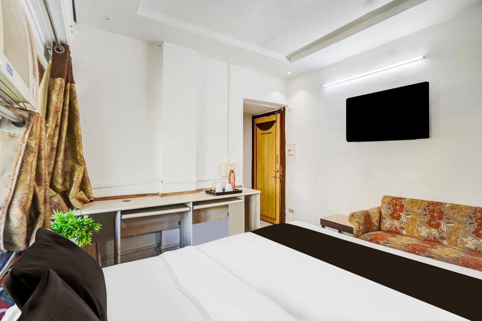 Hotel Super Collection O Maninagar East Formerly Maninagar Residency *