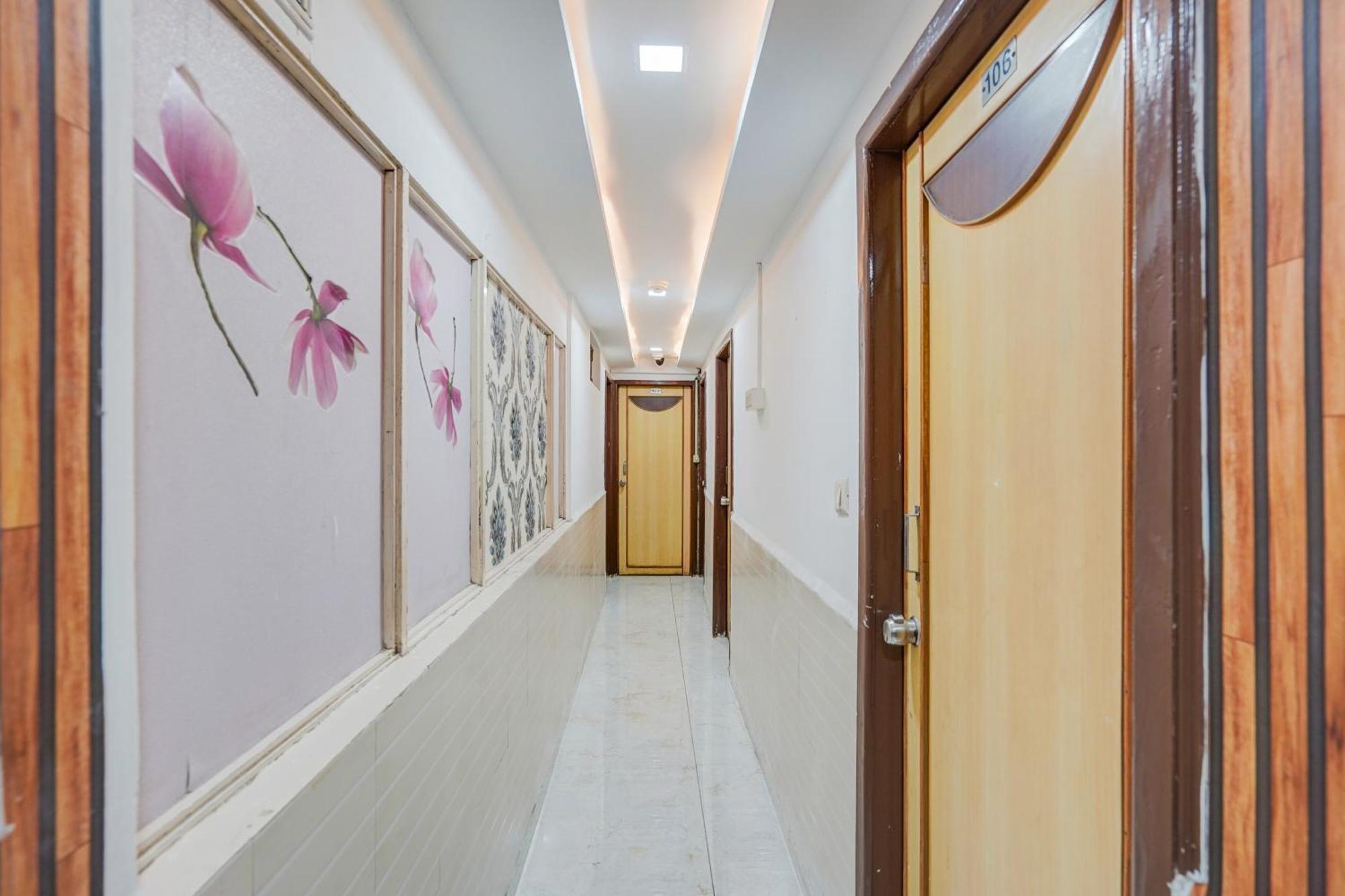 Super Collection O Maninagar East Formerly Maninagar Residency Hotel Ahmedabad