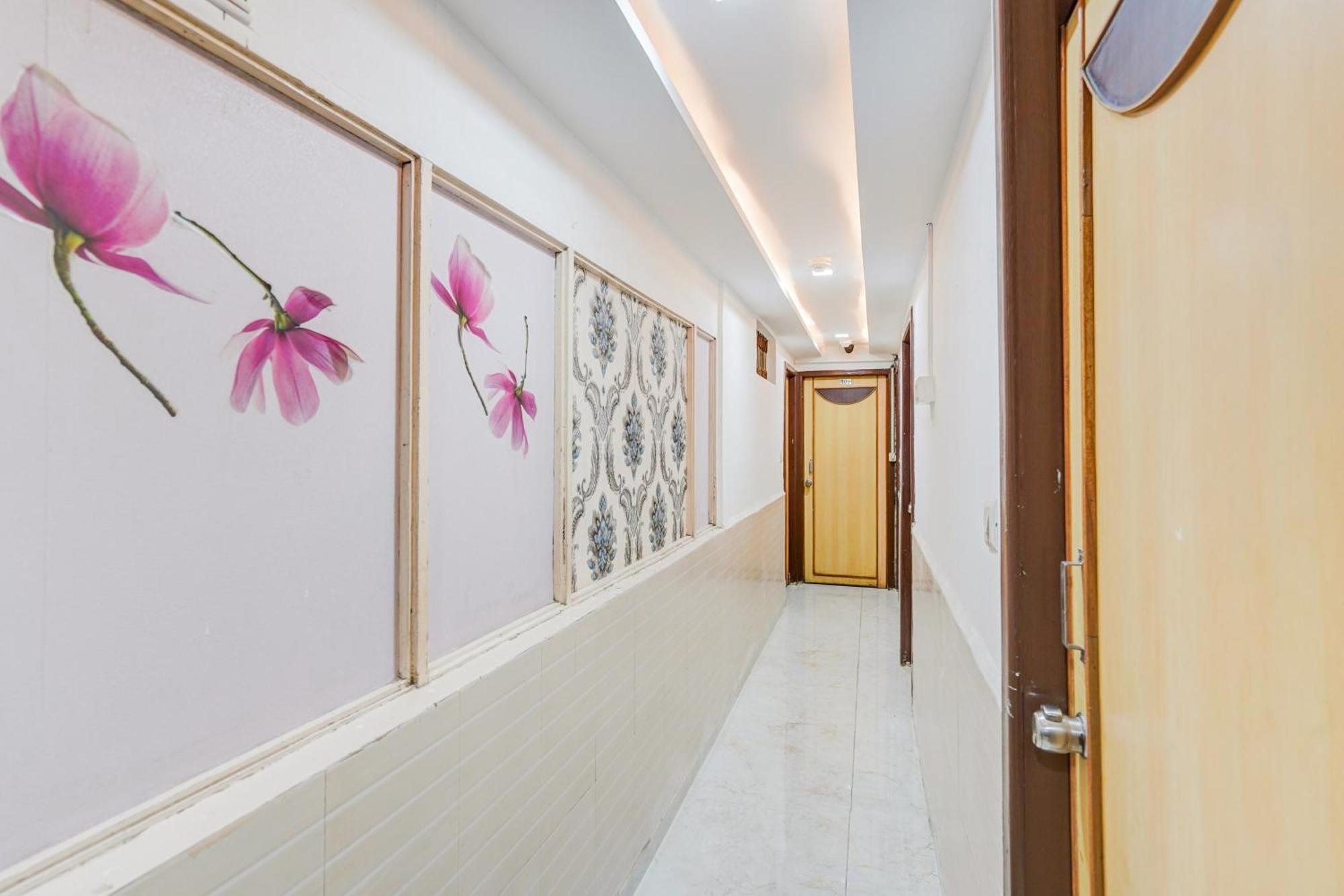 Hotel Super Collection O Maninagar East Formerly Maninagar Residency *