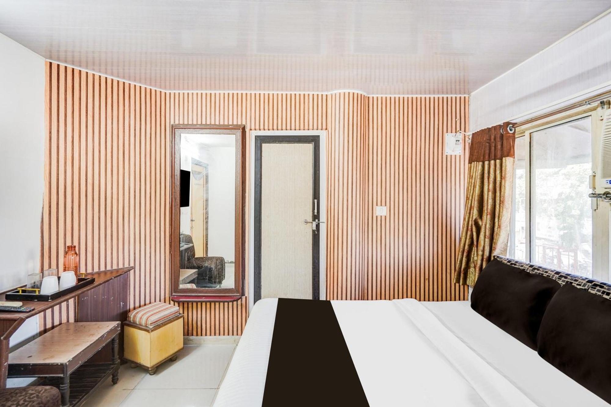 Super Collection O Maninagar East Formerly Maninagar Residency * Ahmedabad