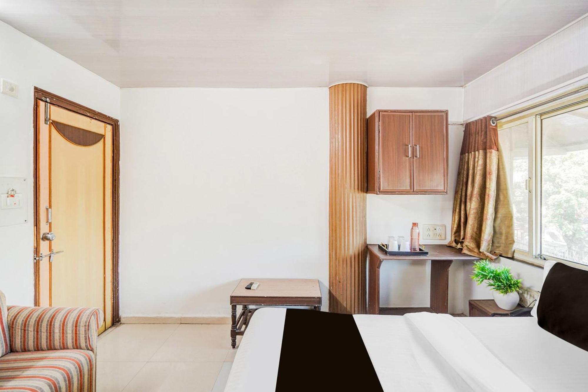 Super Collection O Maninagar East Formerly Maninagar Residency * Ahmedabad