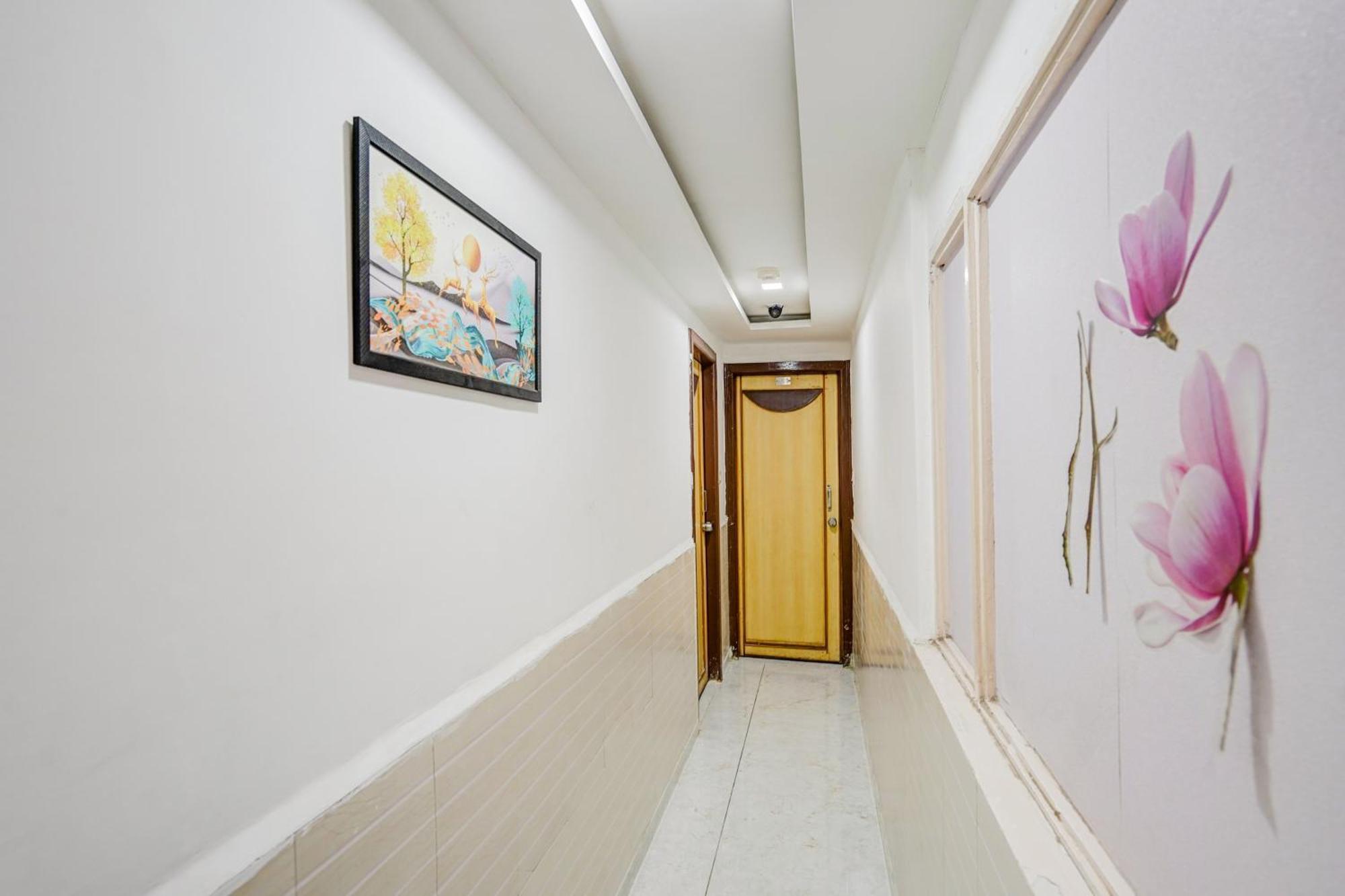 Super Collection O Maninagar East Formerly Maninagar Residency Ahmedabad