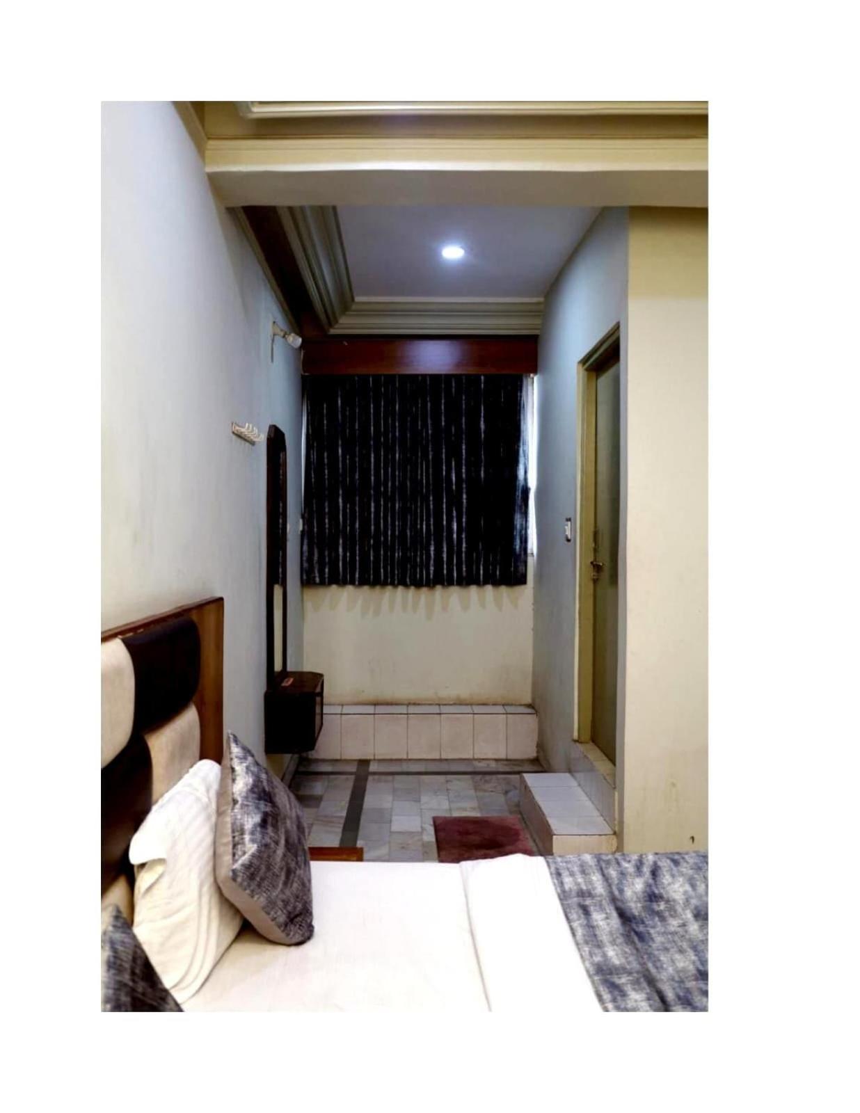 Aasopalav Guest house Ahmedabad