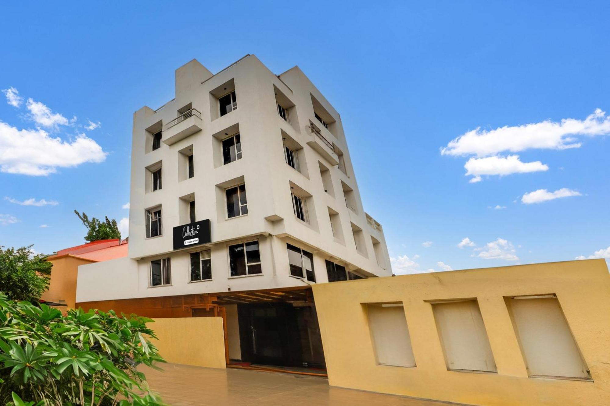 Super Collection O Ashram Road Near Sardar Bridge Formerly Apple Hotel 3*