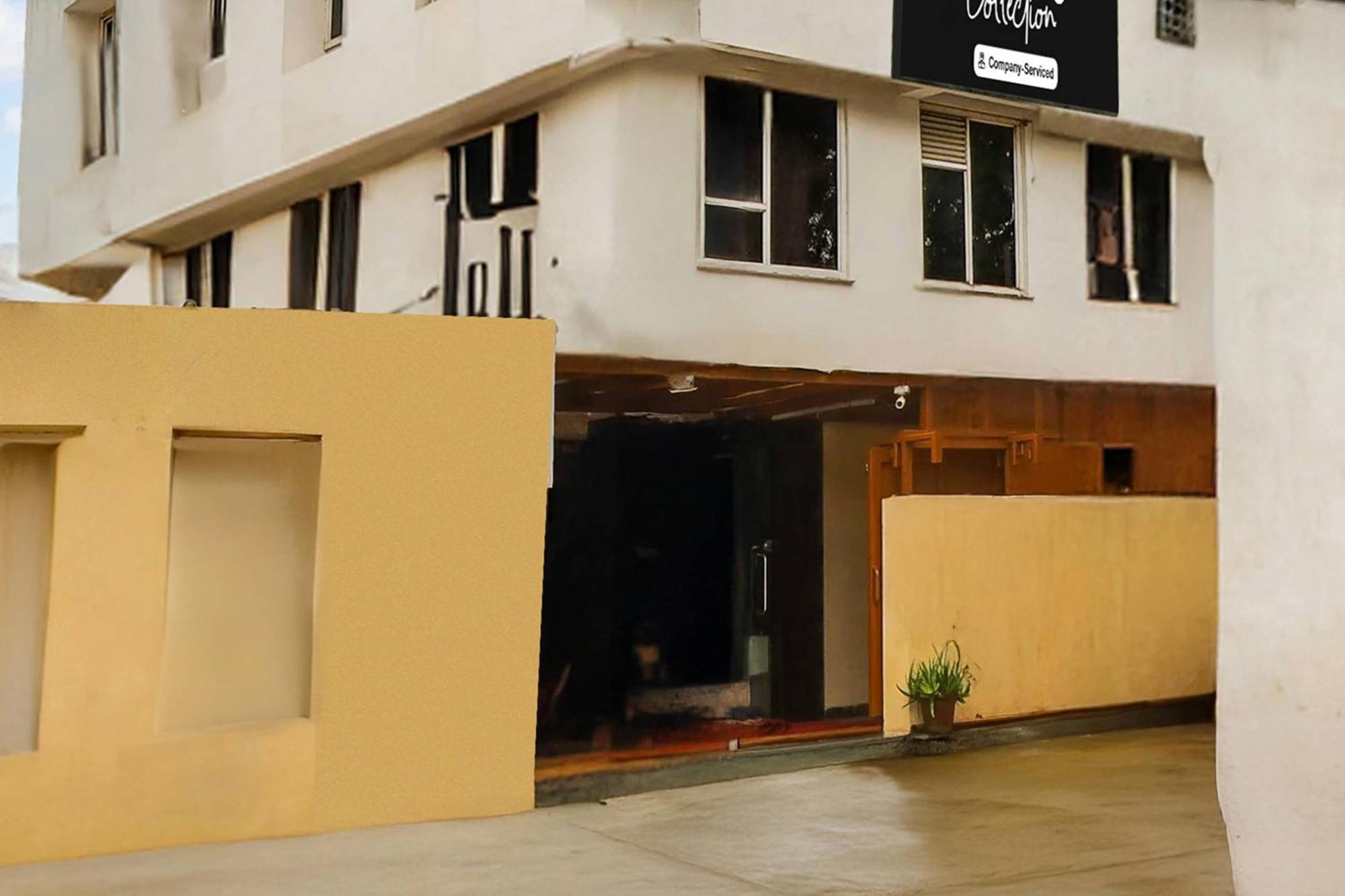 Hotel Super Collection O Ashram Road Near Sardar Bridge Formerly Apple