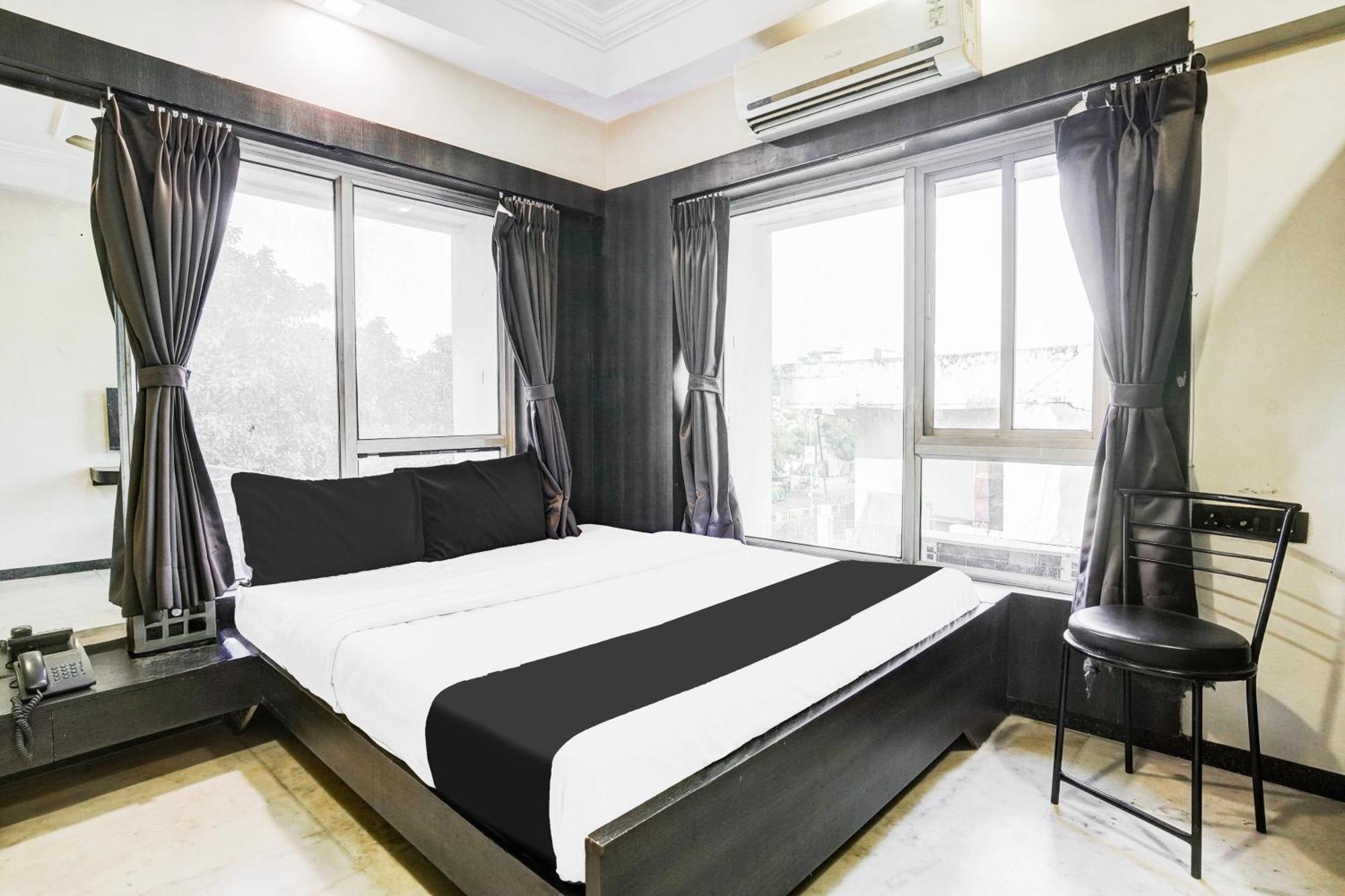 Hotel Super Collection O Ashram Road Near Sardar Bridge Formerly Apple 3*