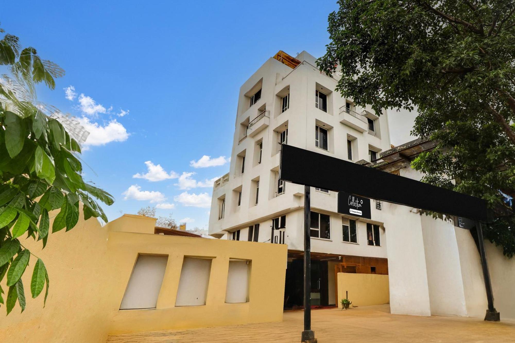 Hotel Super Collection O Ashram Road Near Sardar Bridge Formerly Apple 3*
