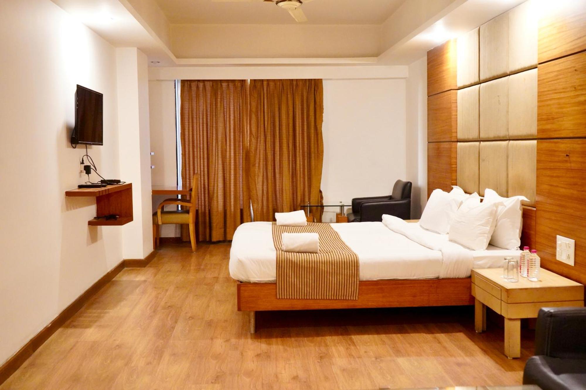 Hotel The Sky Comfort, Vejalpur Ahmedabad