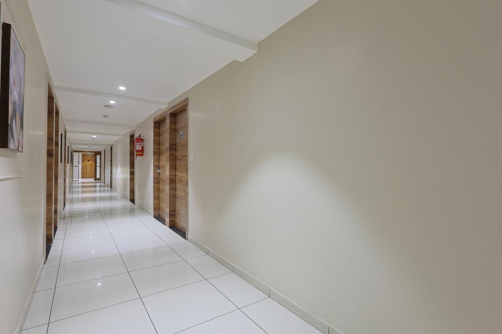 Shaligram Hotel 2*