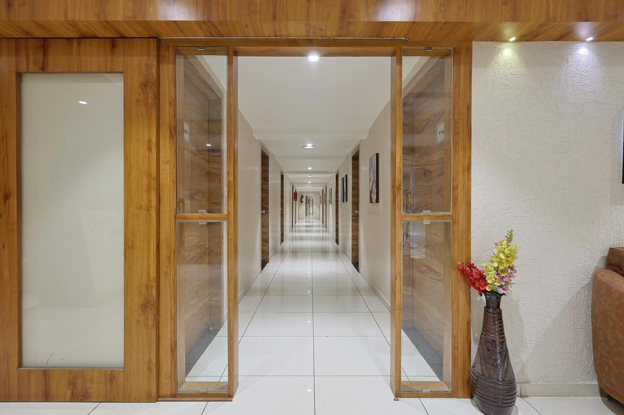 Hotel Shaligram 2*