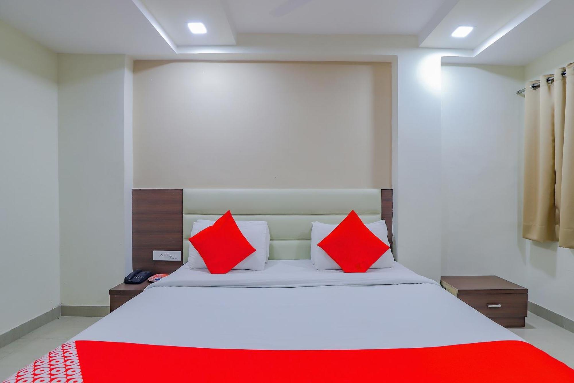 Hotel O Greenwood 4* Ahmedabad
