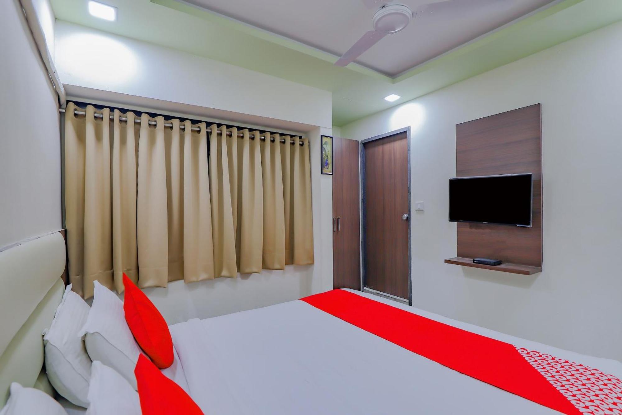 Hotel Hotel O Greenwood Ahmedabad