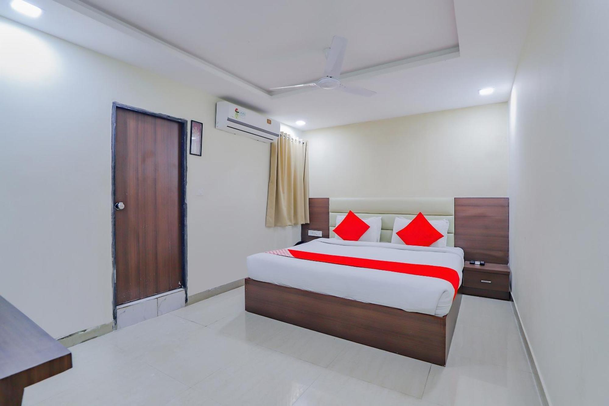 Hotel O Greenwood Ahmedabad