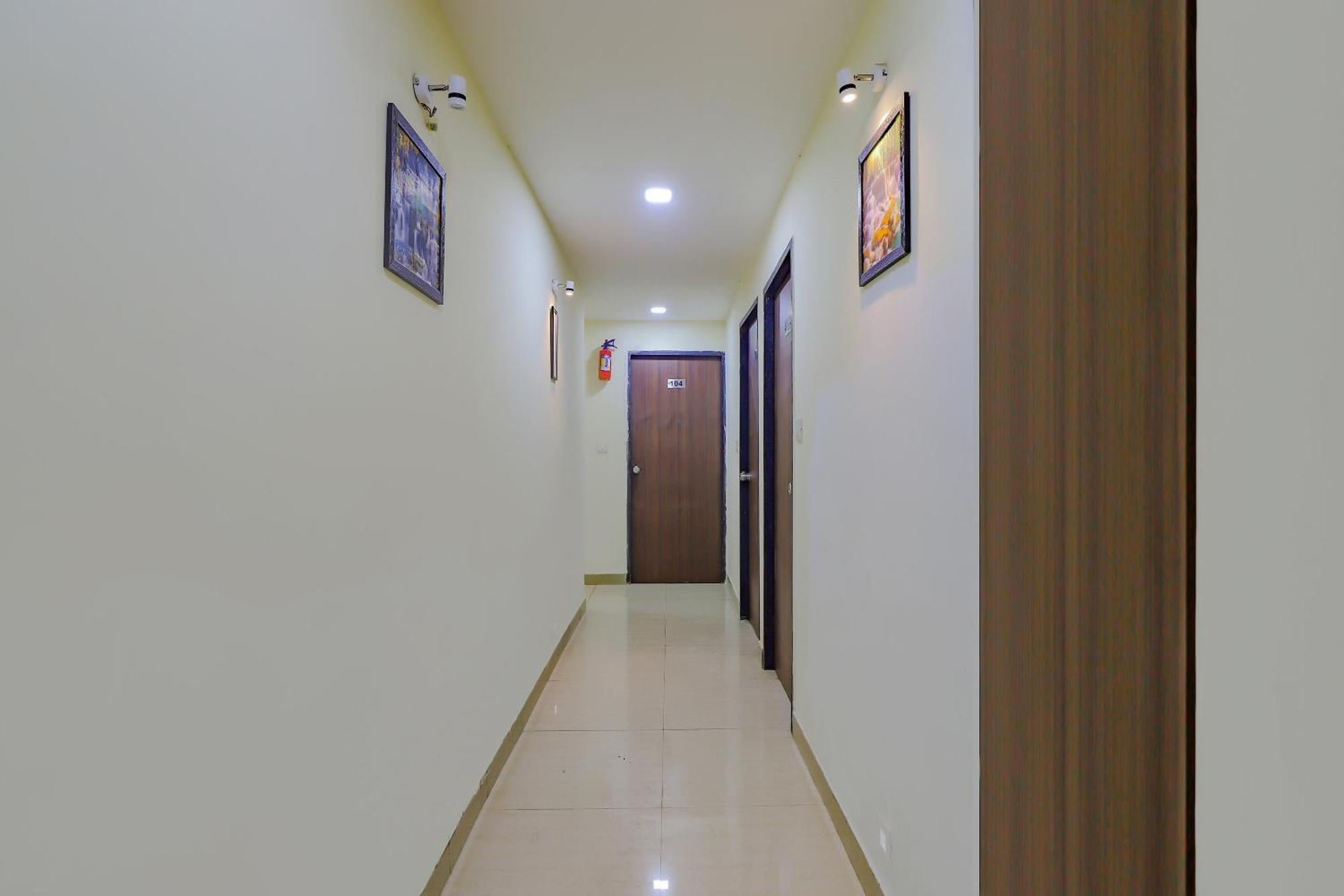 Hotel O Greenwood 4* Ahmedabad