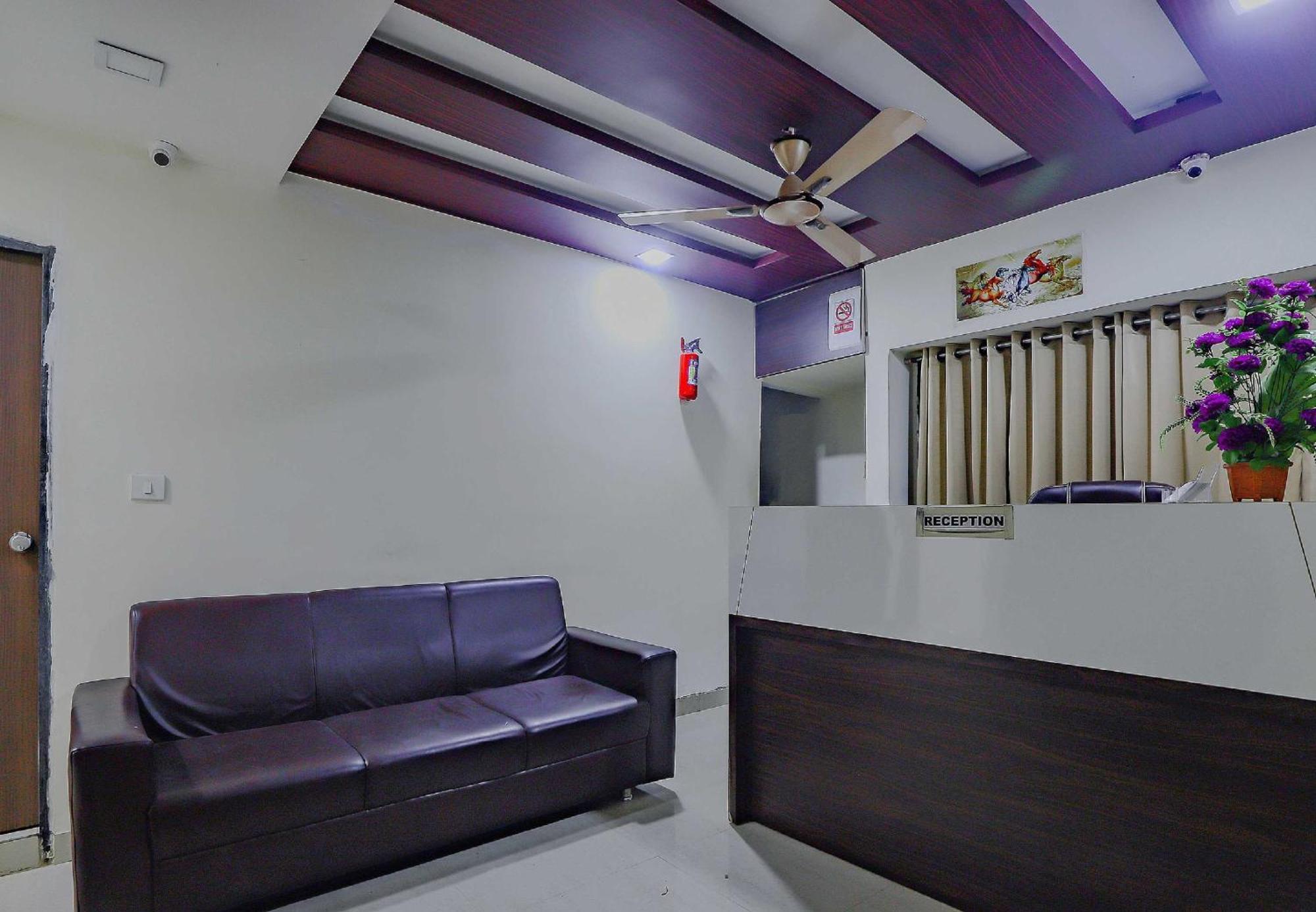 Hotel Hotel O Greenwood Ahmedabad