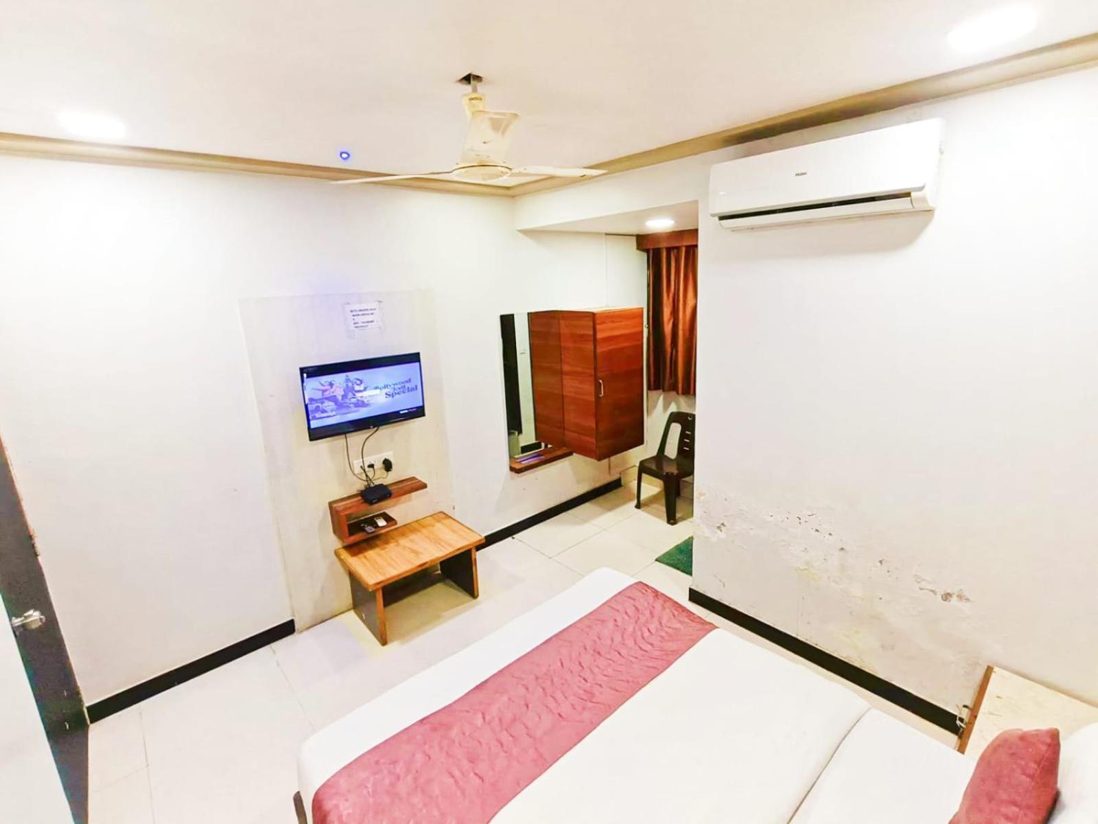 Anushri Hotel 3*