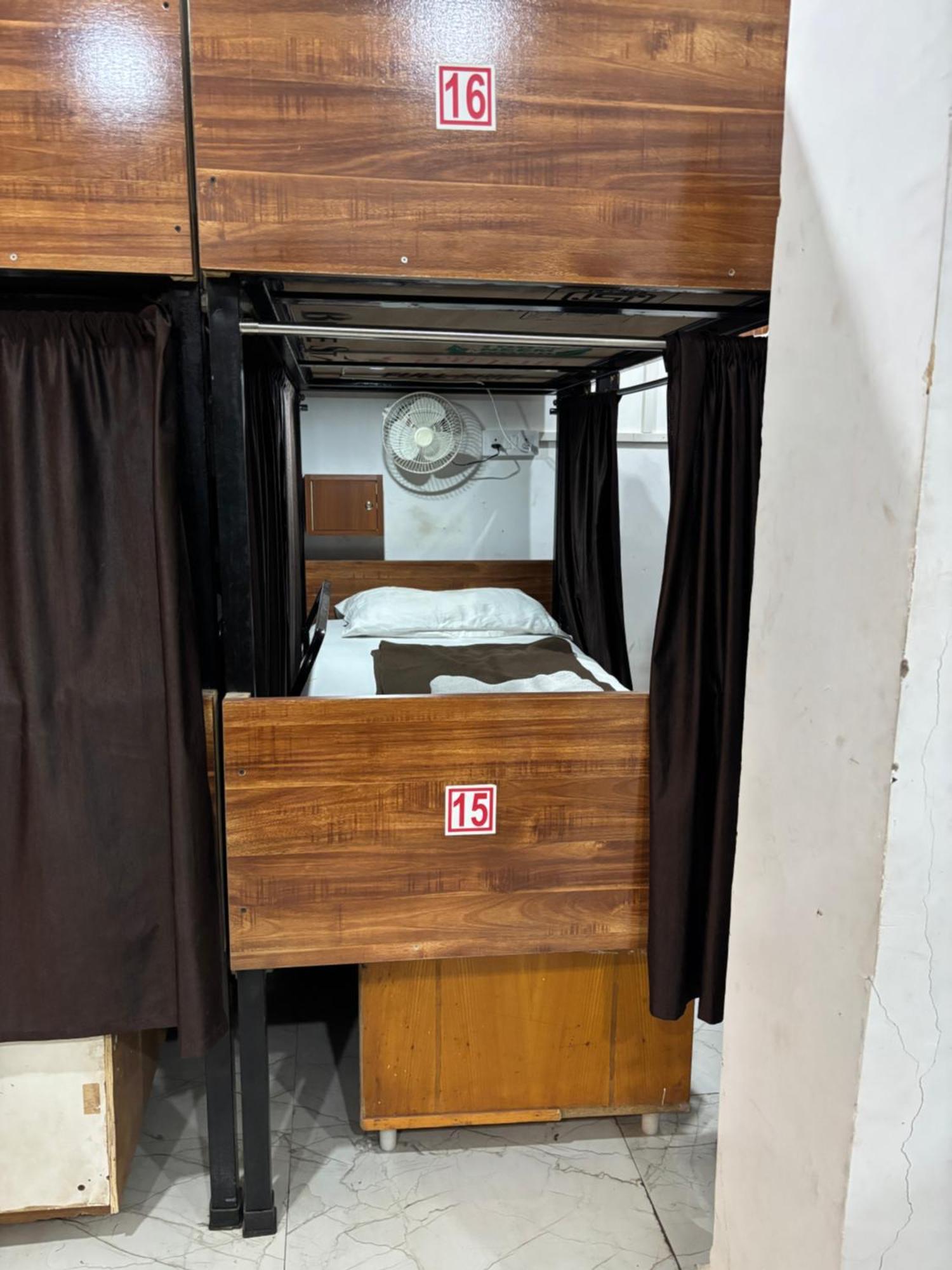 Aaram Ac Hostel *