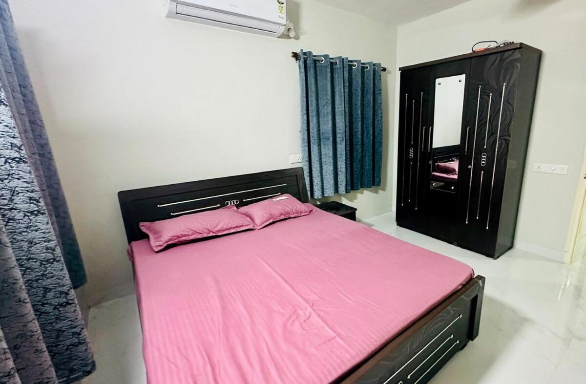 Ac Luxury Appt 2bhk In Satellite Ahmedabad