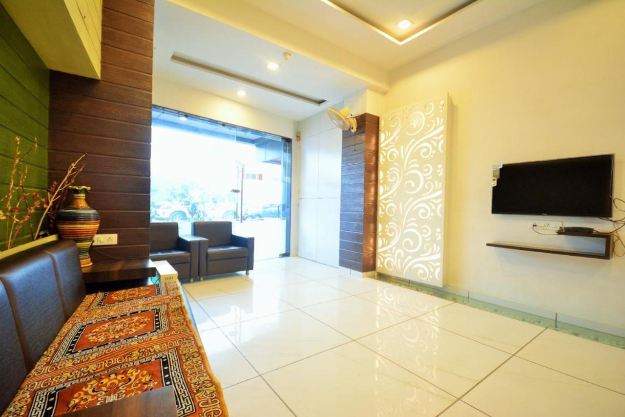 Jasmine Paldi Hotel