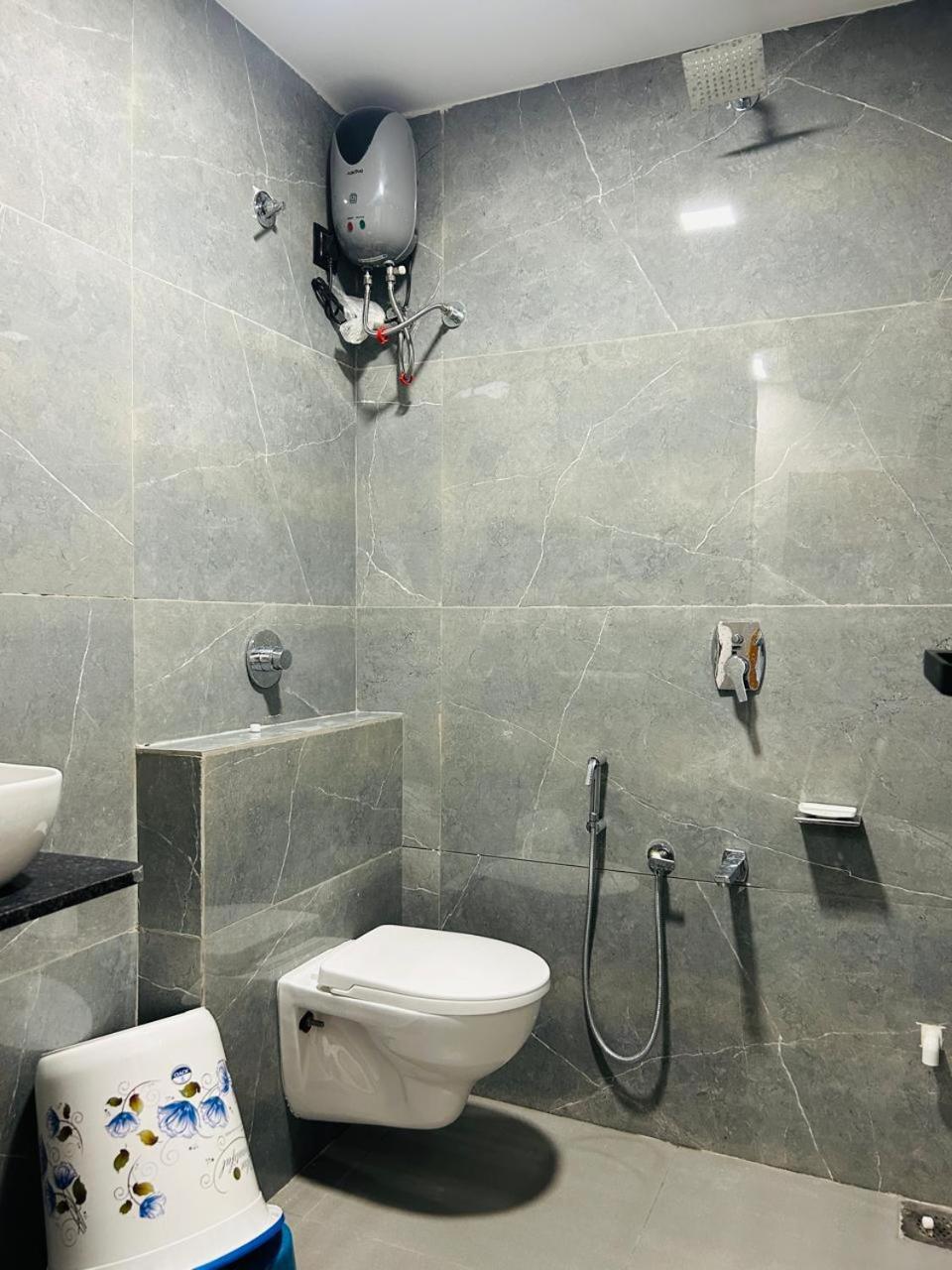 Sawariya Hotel